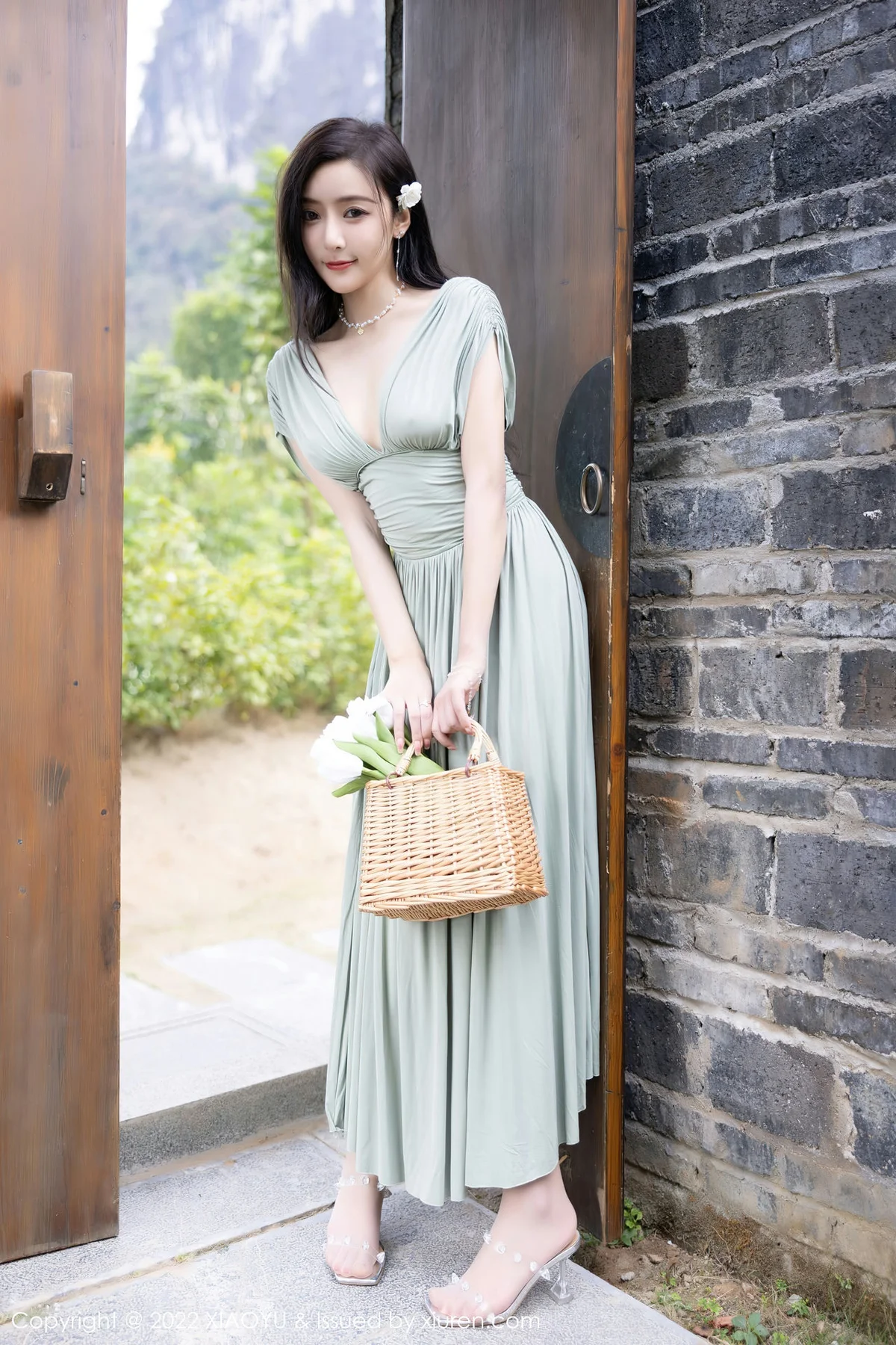 XIAOYU  语画界 Vol.896  王馨瑶yanni 白色比基尼杭州旅拍1 - 2