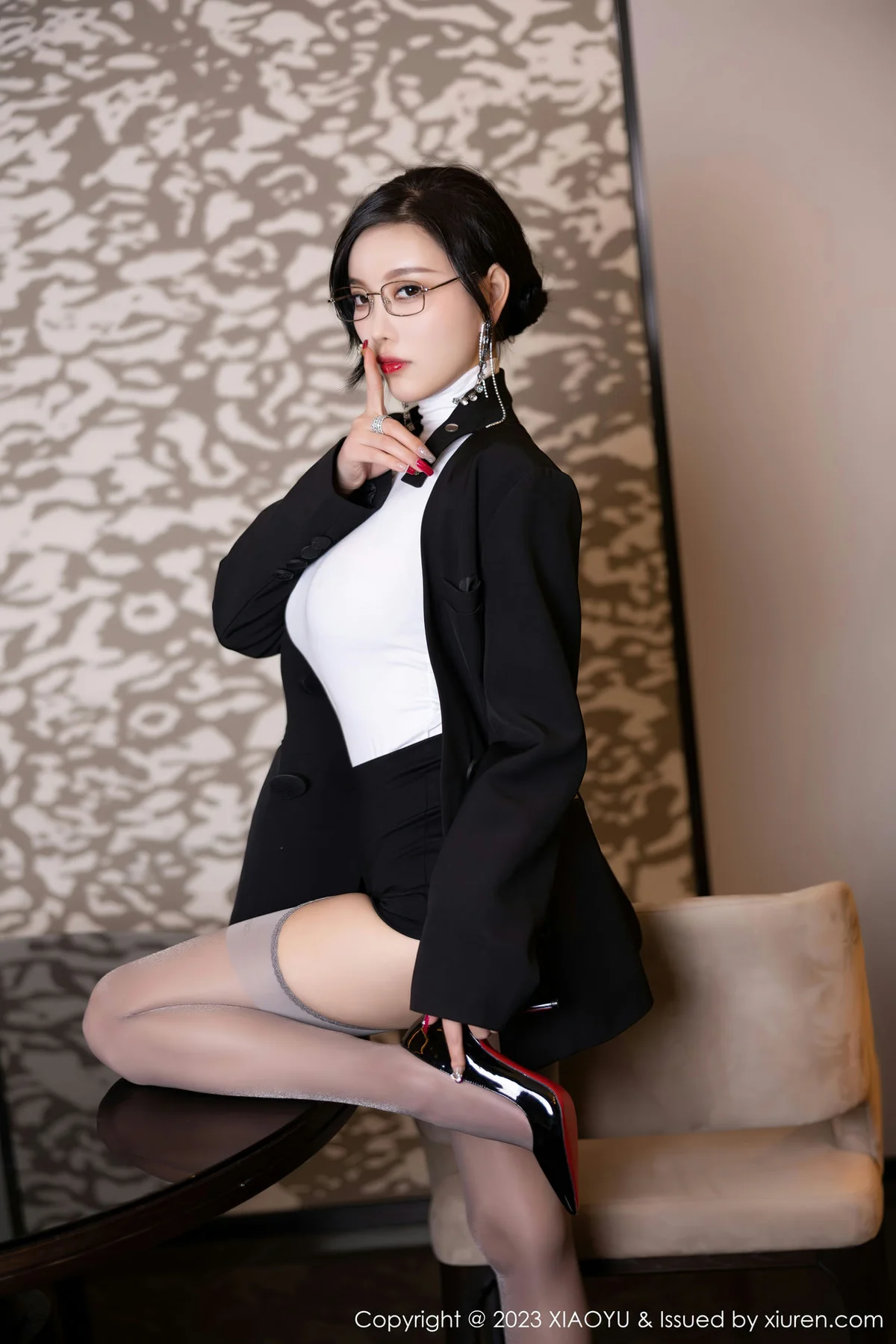 XIAOYU  语画界 Vol.951  杨晨晨Yome 老板的指令OL系列写真 - 9