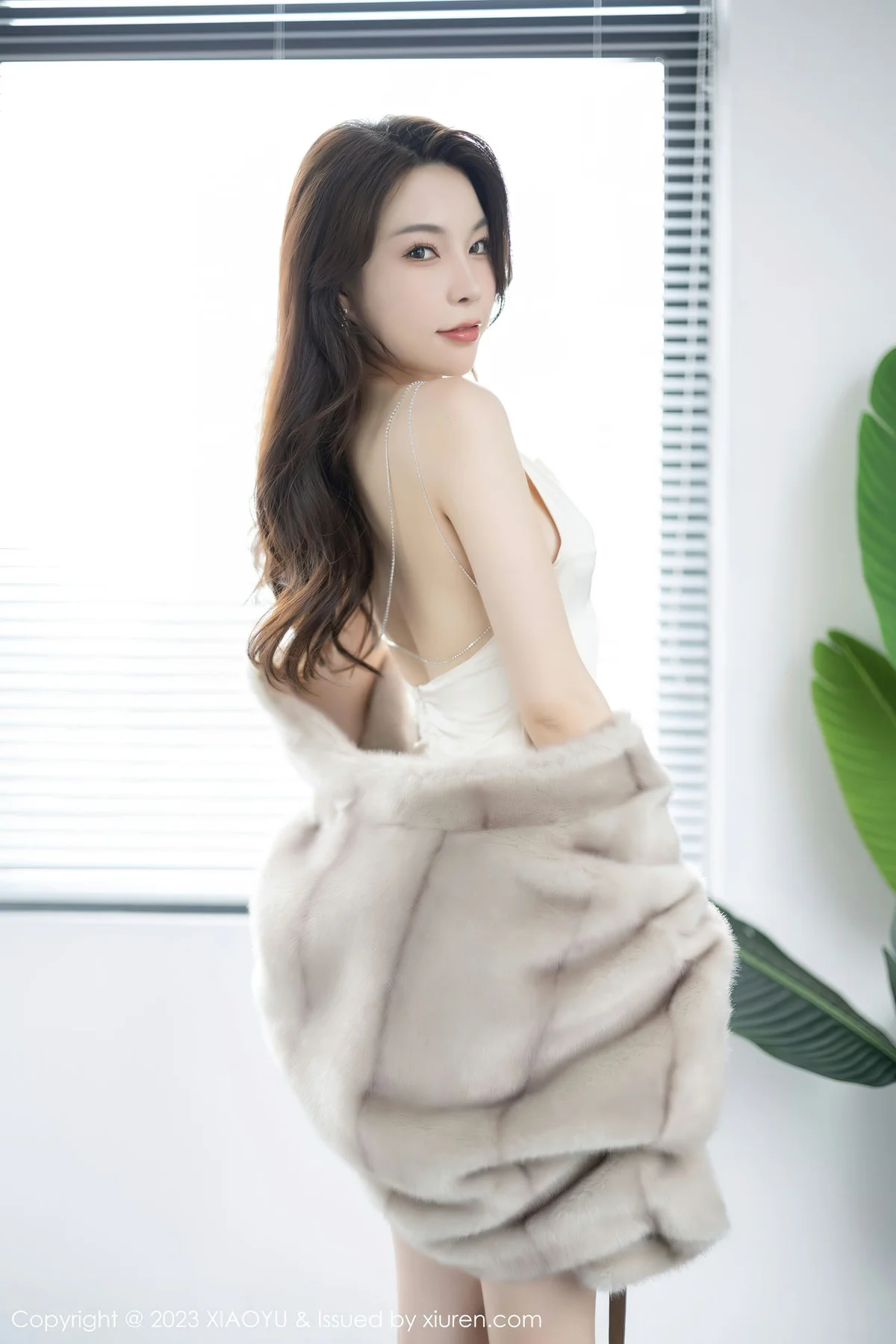 XIAOYU  语画界 Vol.960  徐莉芝Booty 吊带短裙写真 - 3