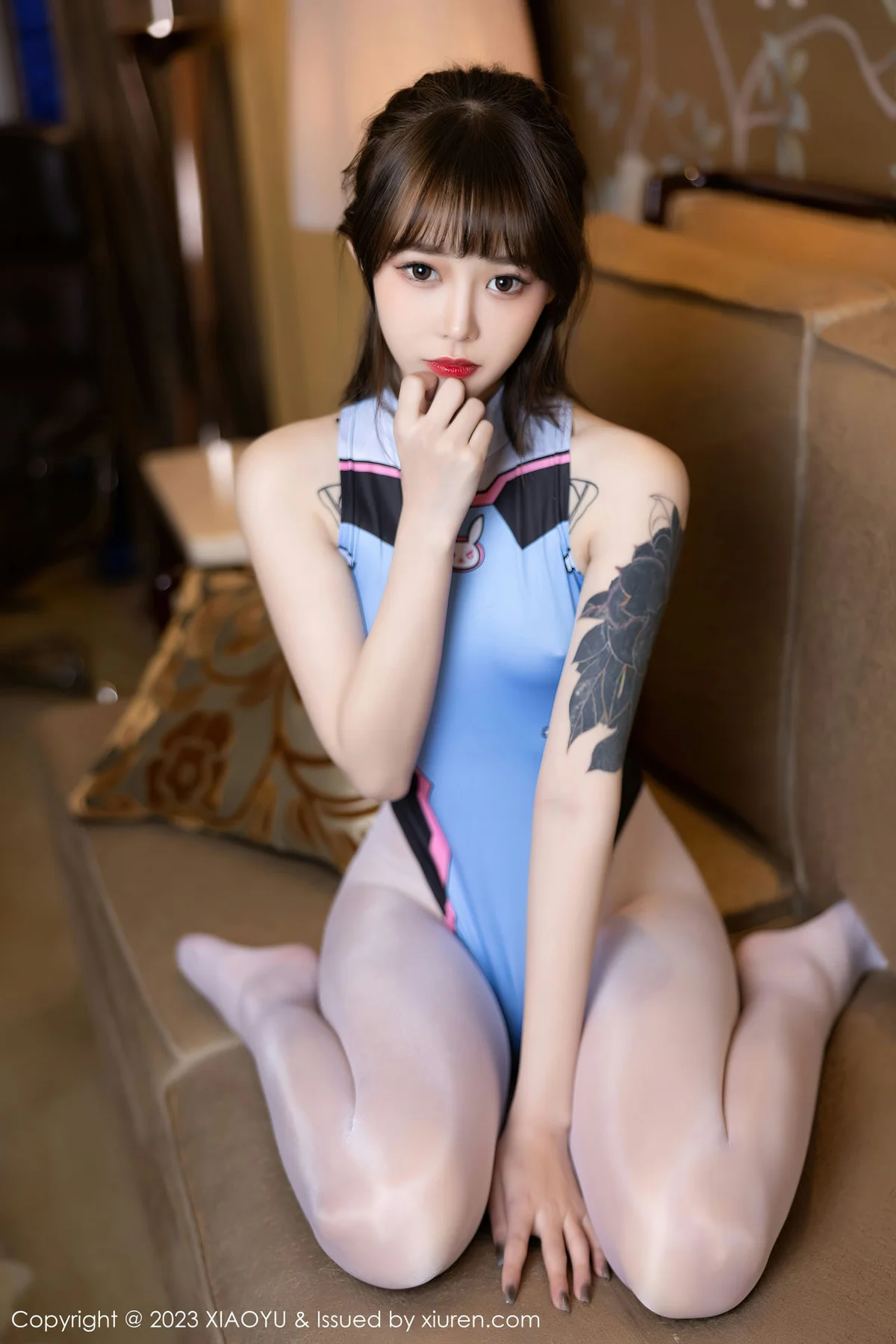 XIAOYU  语画界 Vol.961  奶瓶. 天蓝色高开叉服饰写真 - 1