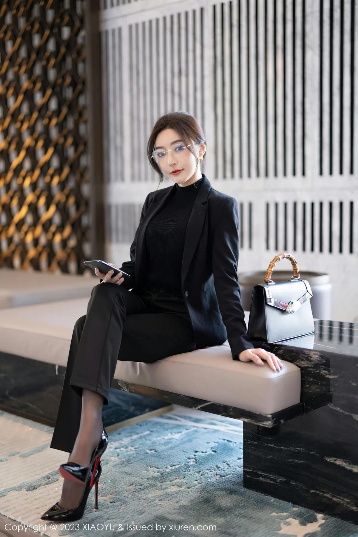 XIAOYU  语画界 Vol.974  王馨瑶yanni 黑色制服Ol性感写真11 - 1