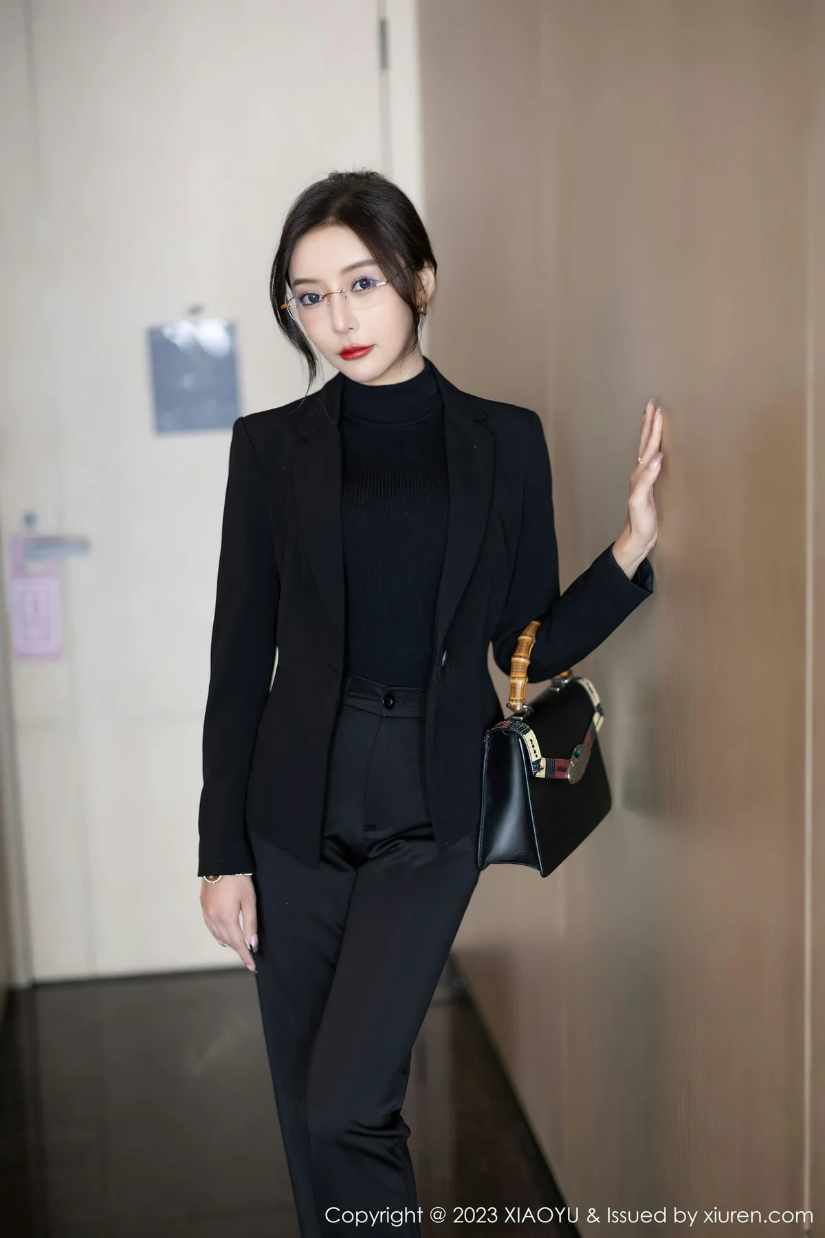 XIAOYU  语画界 Vol.974  王馨瑶yanni 黑色制服Ol性感写真11 - 7