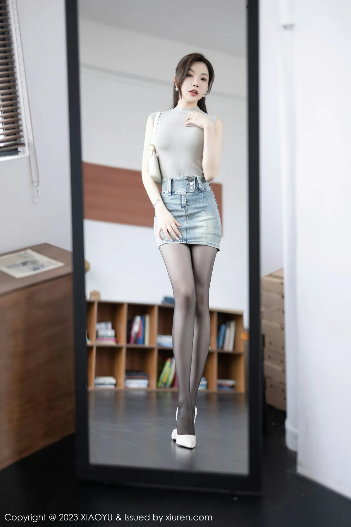 XIAOYU  语画界 Vol.975  徐莉芝Booty 白色内衣魅惑黑丝性感写真1 - 1