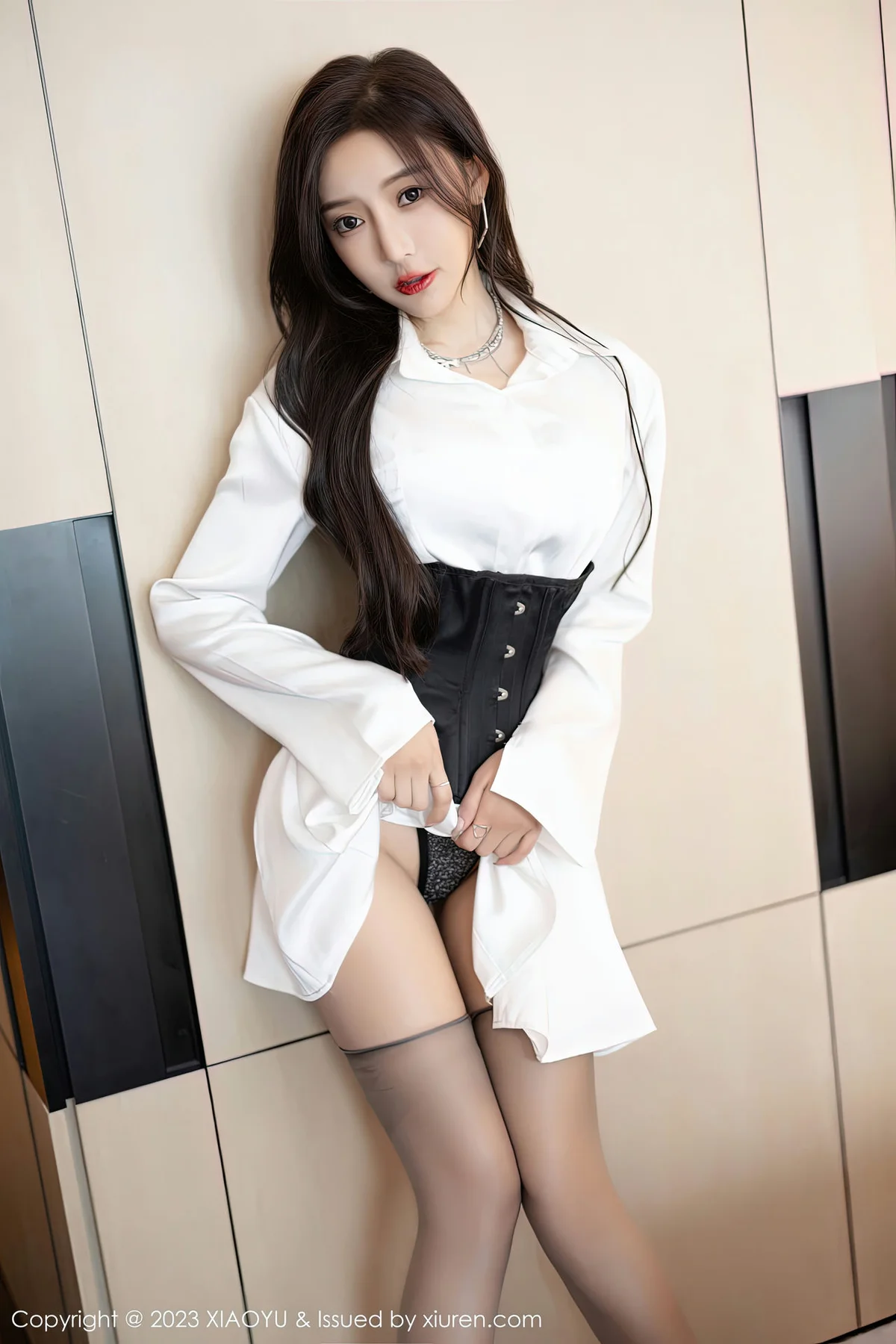 XIAOYU  语画界 Vol.990  王馨瑶yanni 魅惑灰丝性感写真1 - 6