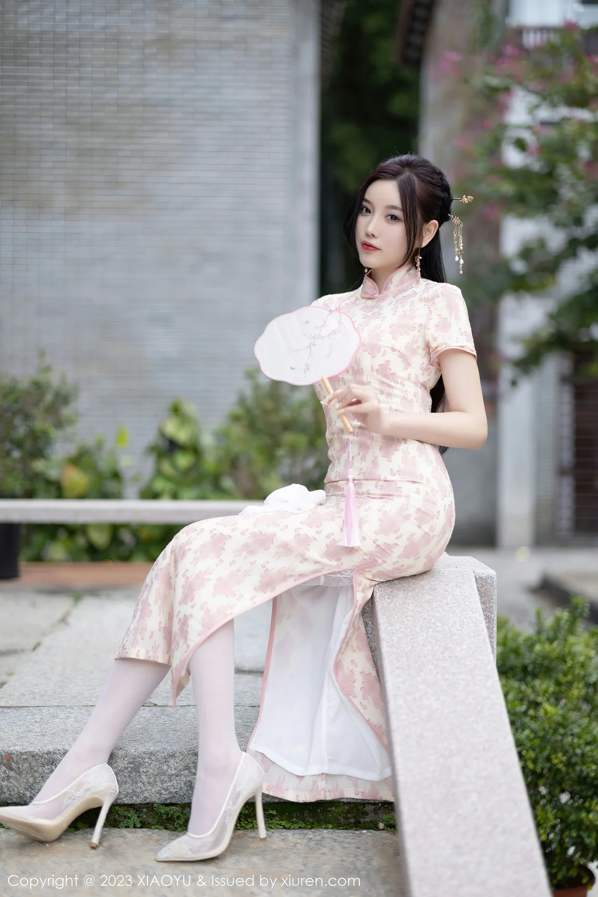 XIAOYU  语画界 Vol.993  杨晨晨Yome 浅色旗袍写真1 - 5