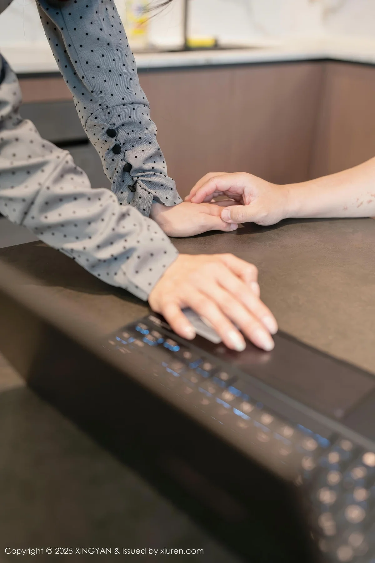 XINGYAN 星颜社 Vol.348 清妙 灰色OL服饰魅惑黑丝 - 9