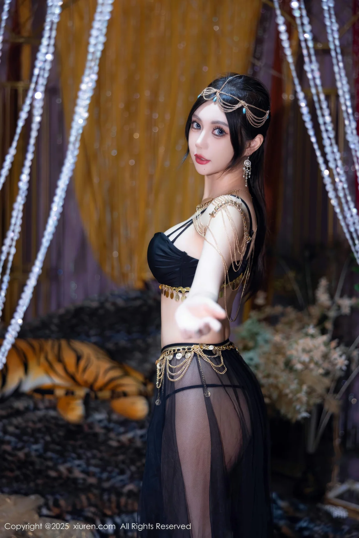 XiuRen 秀人 No.10018 绮里嘉ula 黑丝异域写真 - 4