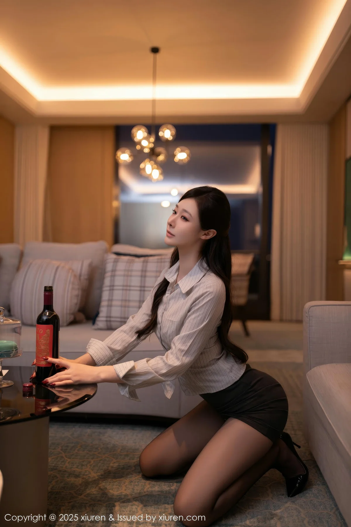 XiuRen 秀人 No.10022 小逗逗 制服ol短裙 - 1