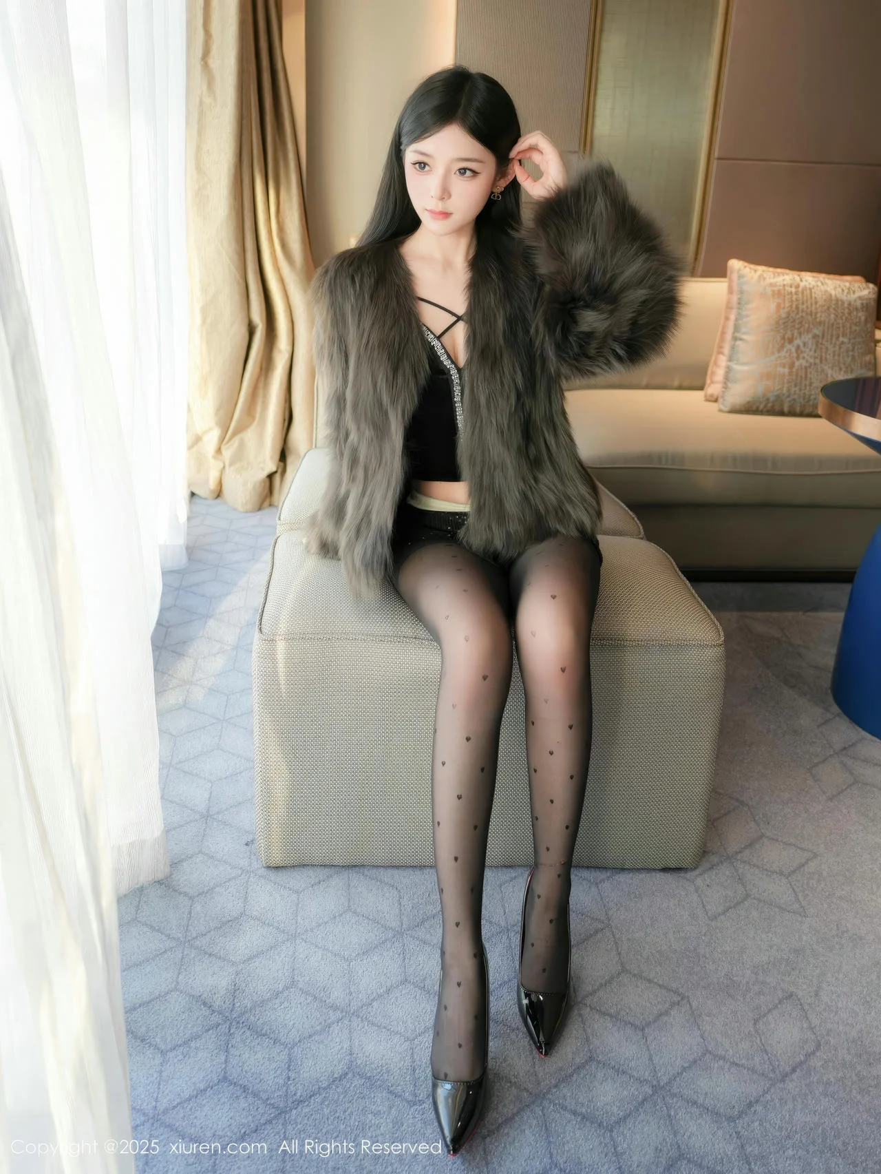 XiuRen 秀人 No.10045 优酱 爆乳美胸黑丝美腿 - 7