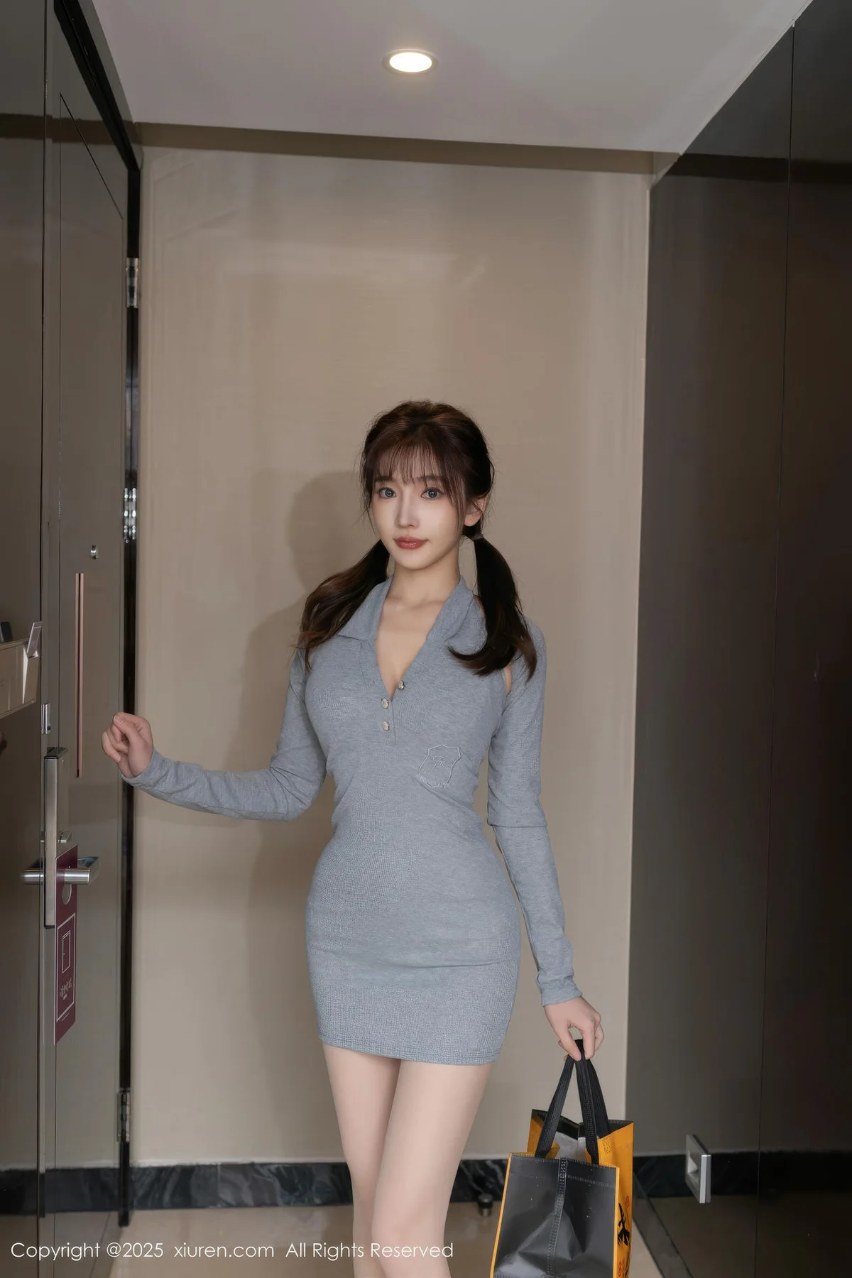 XiuRen 秀人 No.10049 陆萱萱 双马尾紧身裙 - 2