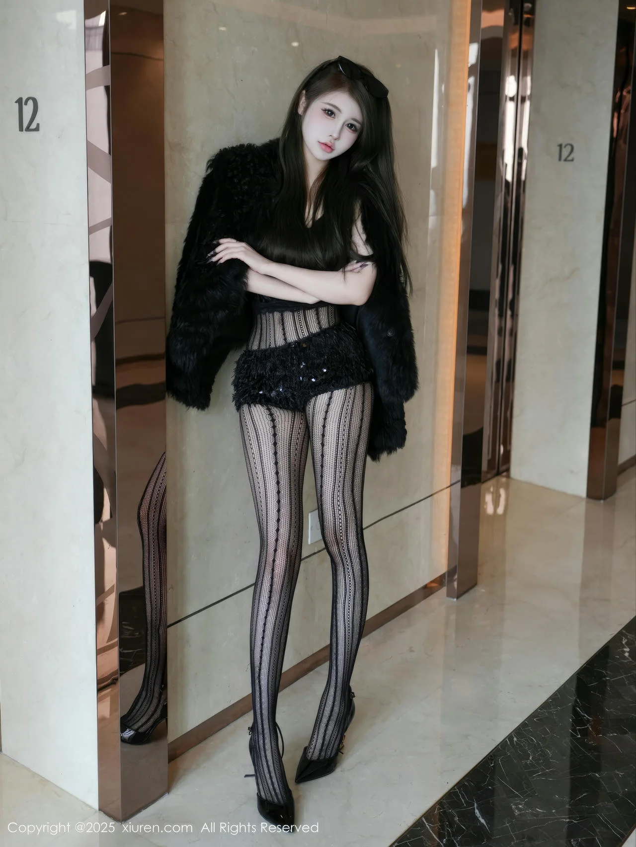 XiuRen 秀人 No.10056 甜妮 香肩爆乳玉足 - 5