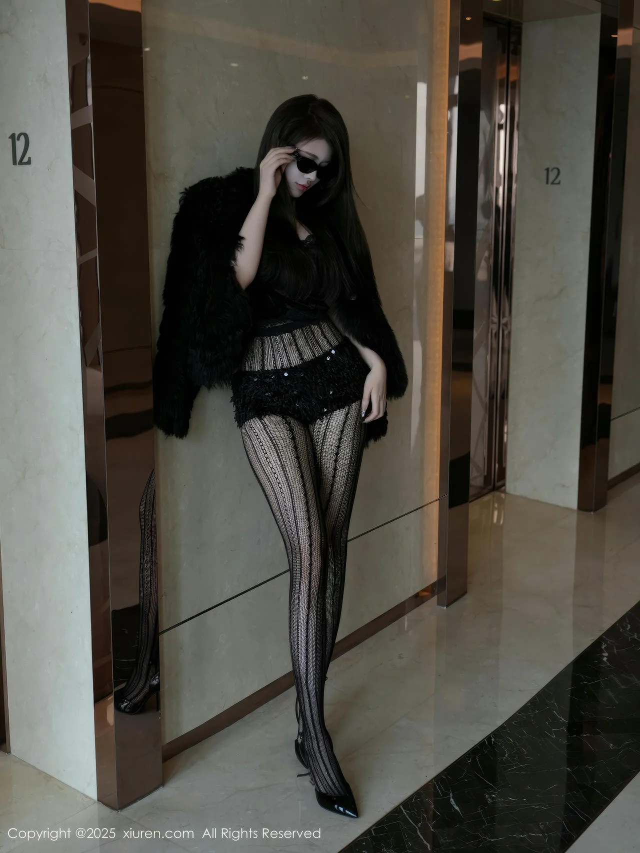 XiuRen 秀人 No.10056 甜妮 香肩爆乳玉足 - 6