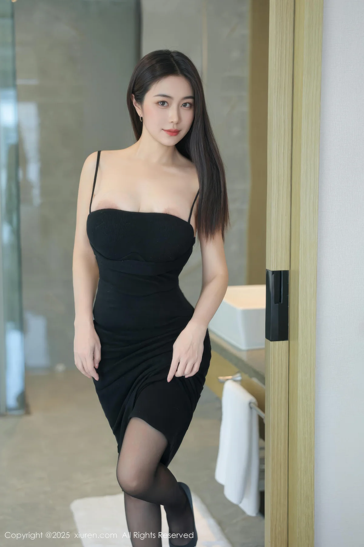 XiuRen 秀人 No.10070 玉晨 香肩紧身裙私房 - 2
