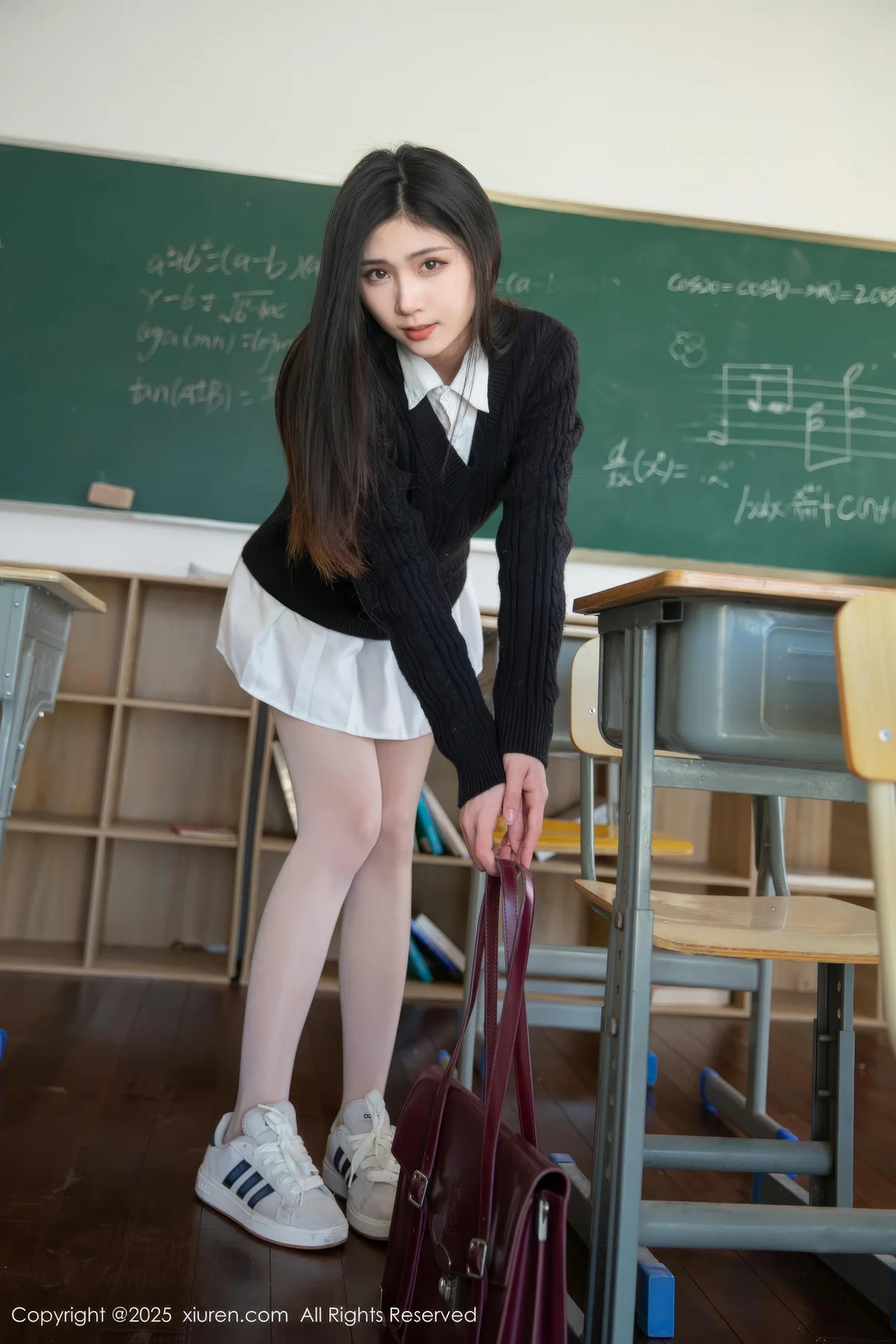 XiuRen 秀人 No.10078 刘婷婷 校园短裙清纯美女 - 2