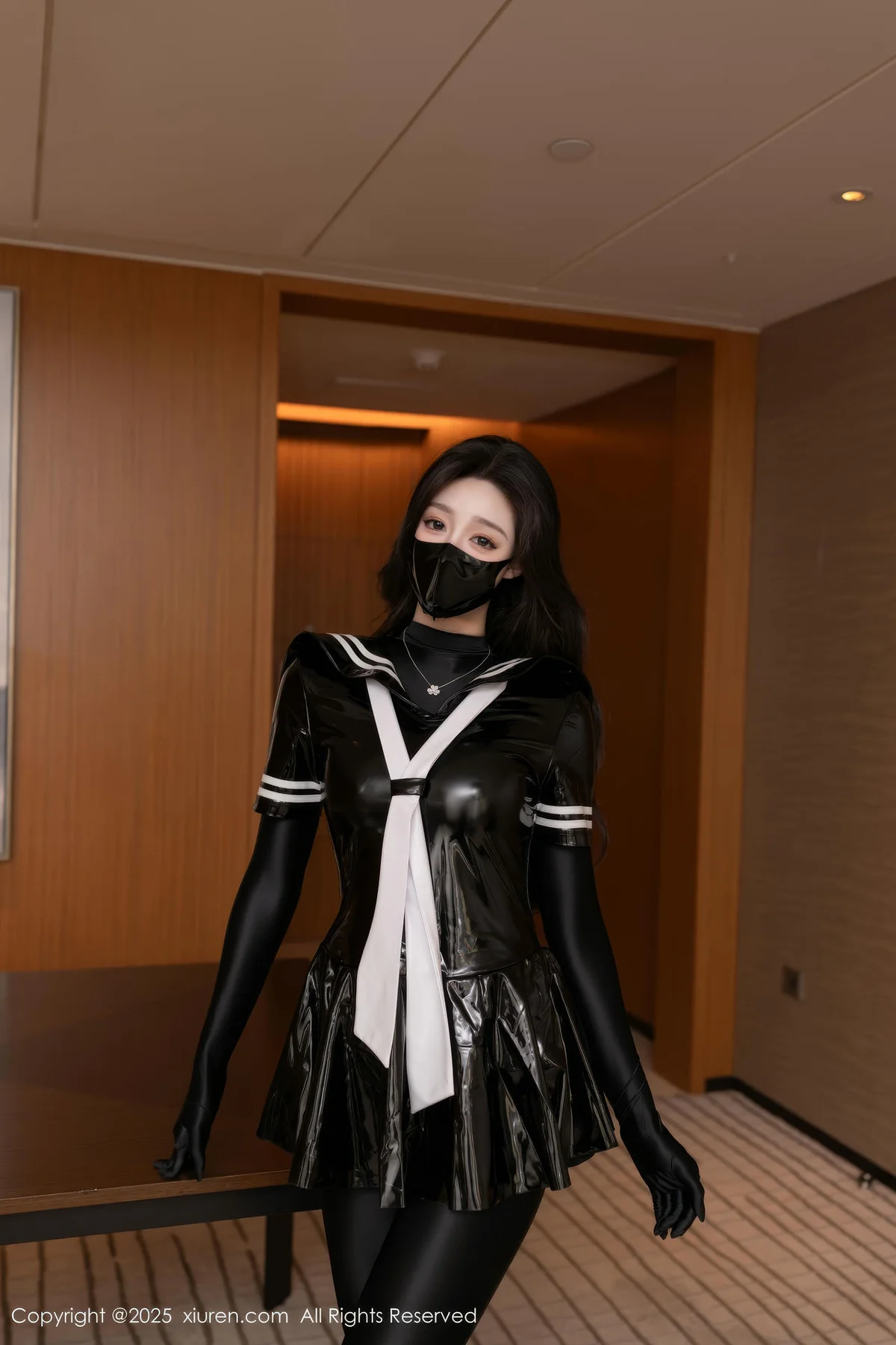 XiuRen 秀人 No.10087 小逗逗 诱惑皮裙私房美女 - 1