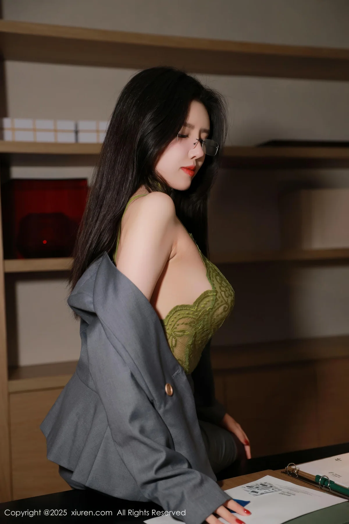 XiuRen 秀人 No.10119 唐翩翩 灰色OL制服 - 3