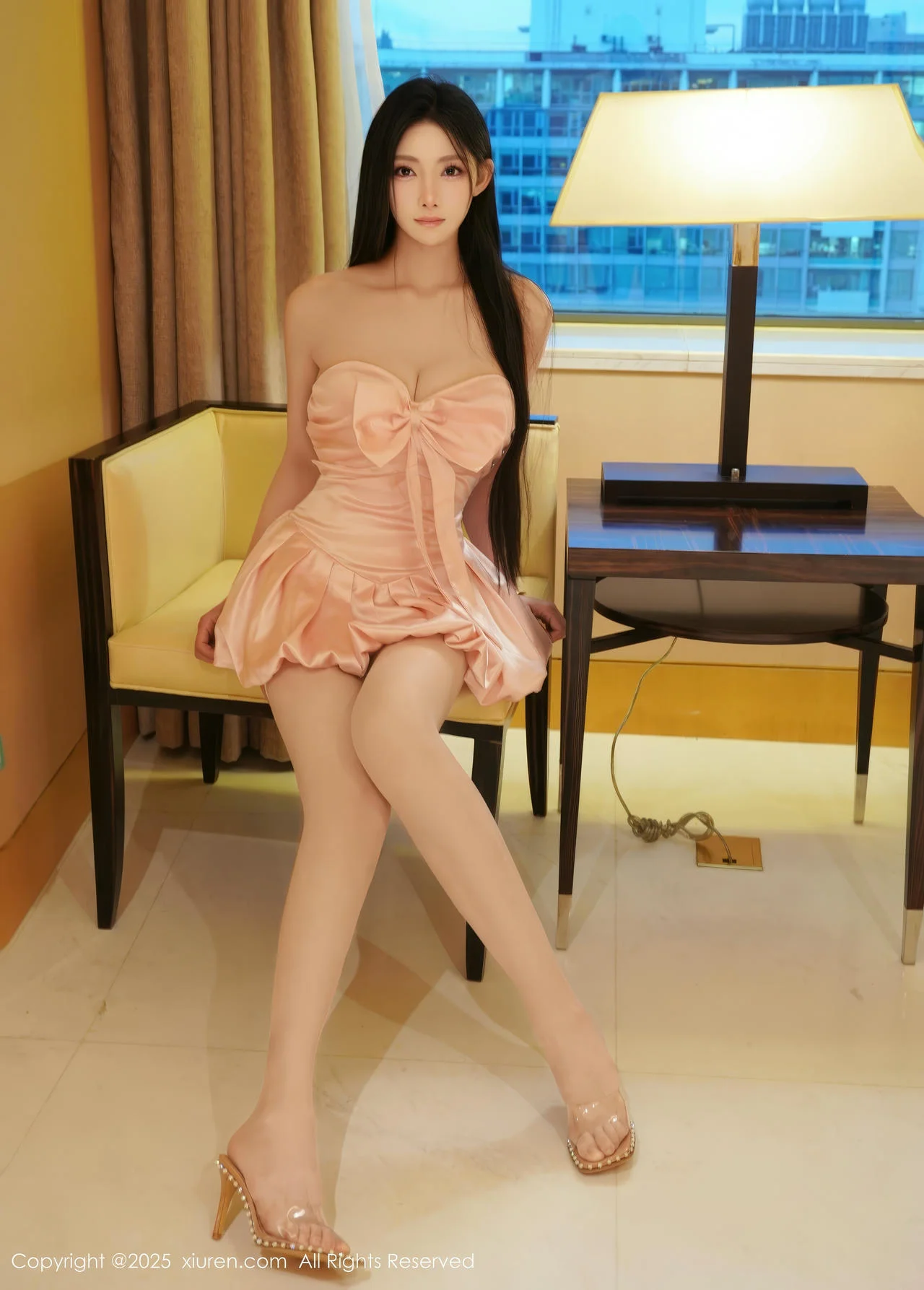 XiuRen 秀人 No.10147 雪见 粉色连衣短裙白色丝袜 - 2