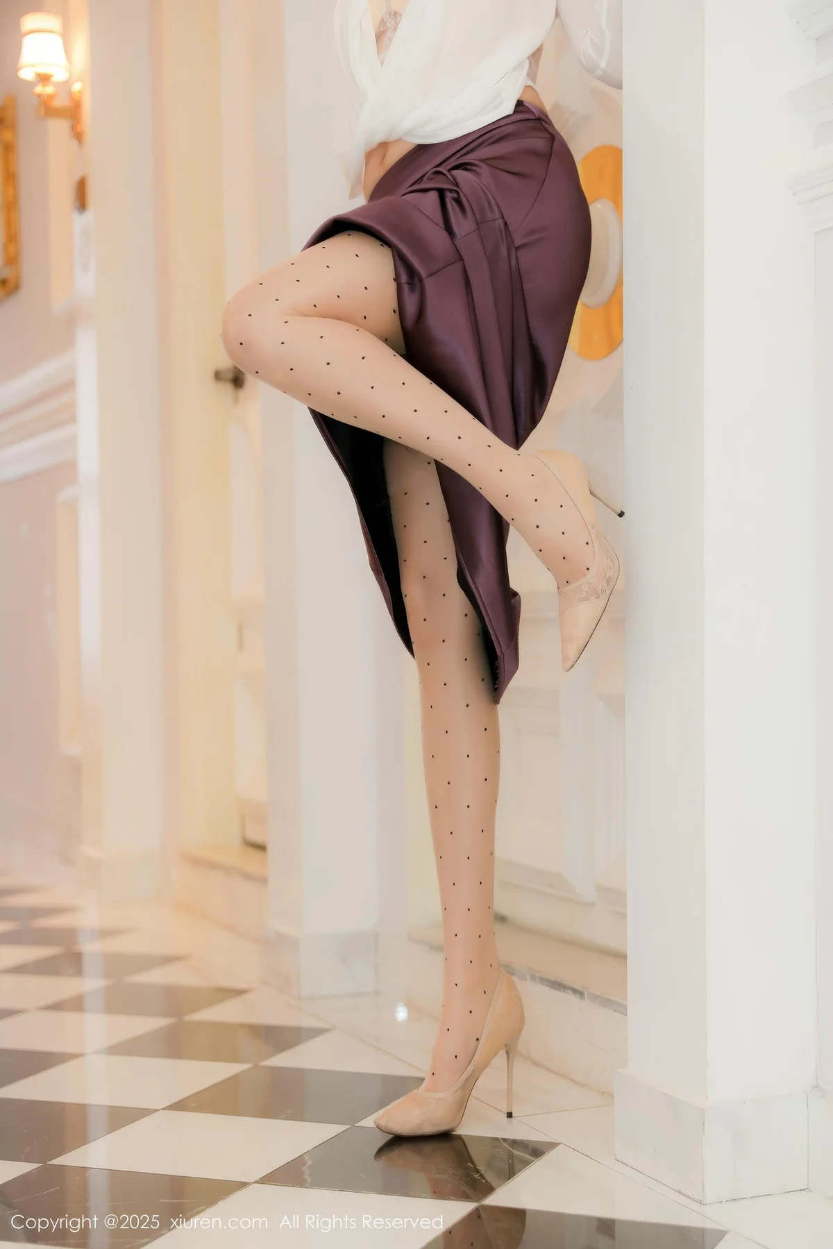 XiuRen 秀人 No.10201 Candy糖糖 紫色裙子肉色丝袜 - 1