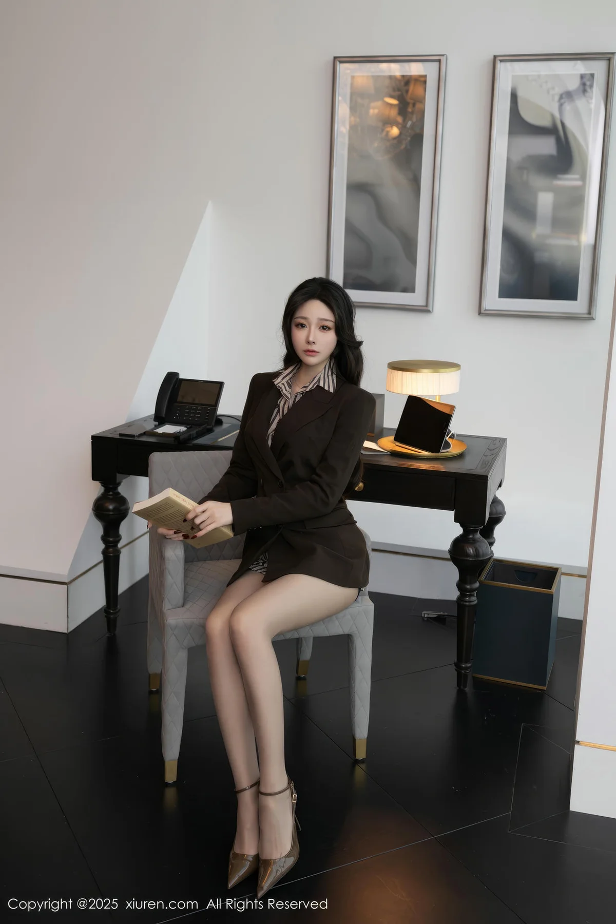 XiuRen 秀人 No.10202 小逗逗 性感灰色丝袜 - 1