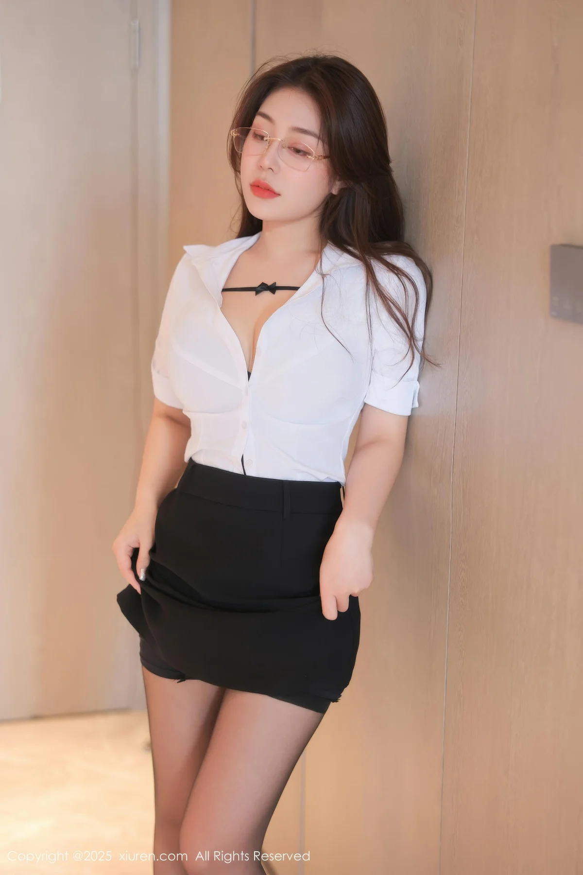 XiuRen 秀人 No.10204 小樱koko 职业黑色T恤 - 6