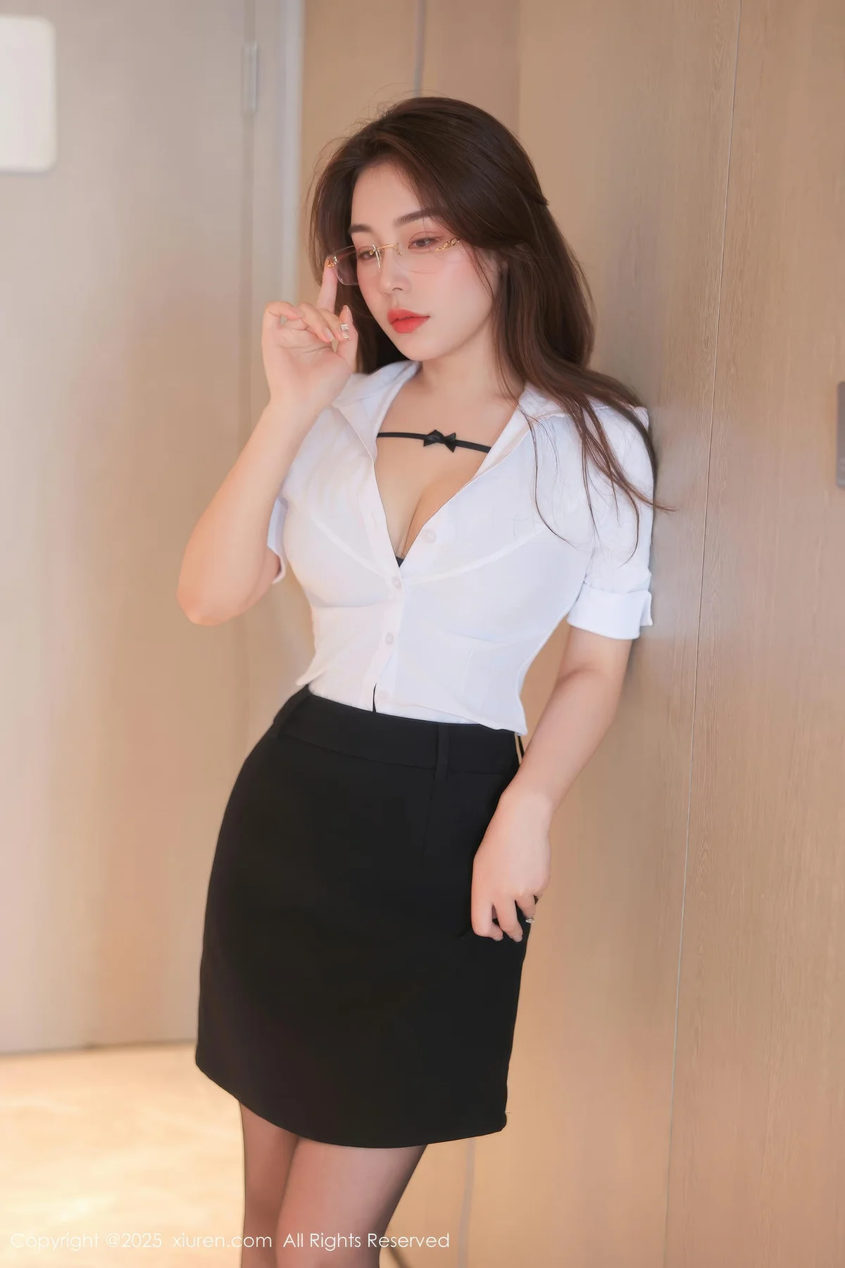 XiuRen 秀人 No.10204 小樱koko 职业黑色T恤 - 7