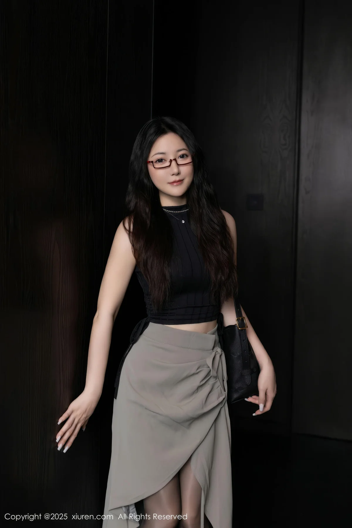 XiuRen 秀人 No.10231 鱼子酱Fish 紫色内衣魅惑黑丝 - 1