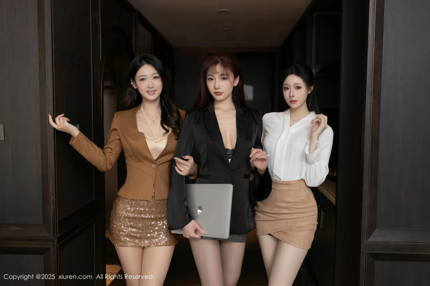 XiuRen 秀人 No.10233 小逗逗、陆萱萱和唐安琪 模特合集 - 3