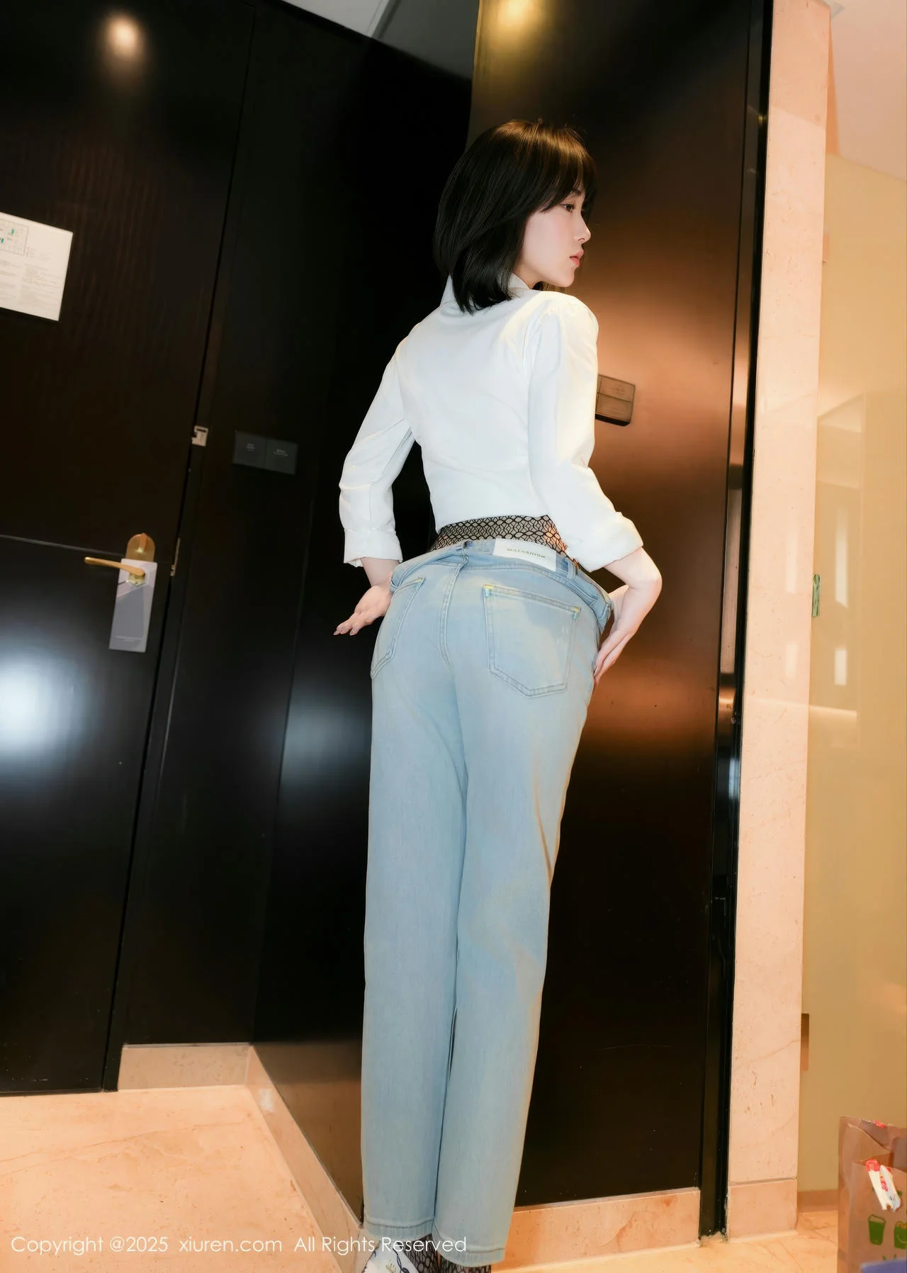 XiuRen 秀人 No.10235 汁汁 身材苗条淋漓呈现 - 6