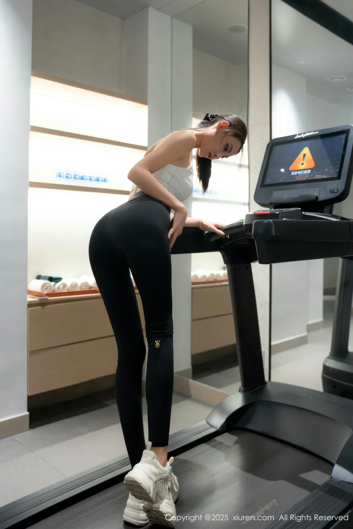 XiuRen 秀人 No.10239 lingyu69 健身房场景拍摄 - 5