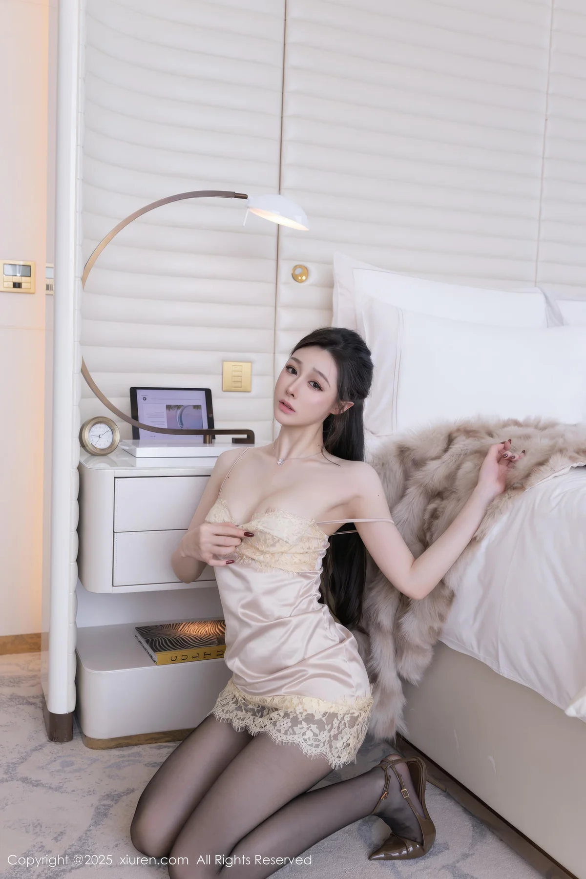 XiuRen 秀人 No.10259 小逗逗 浅色吊带迷人丽质 - 1