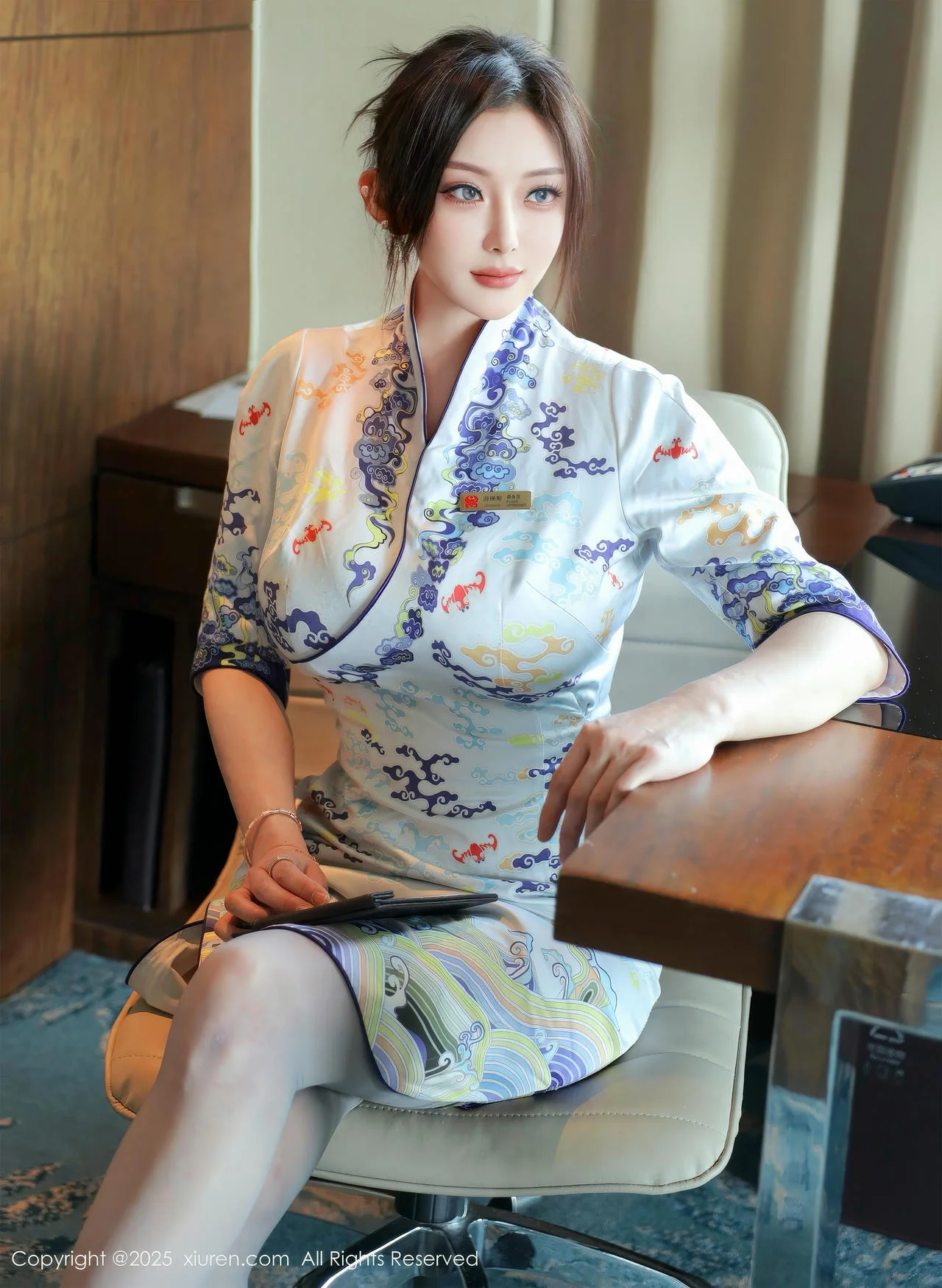 XiuRen 秀人 No.10273 苏一诺 青色旗袍灰色丝袜 - 2