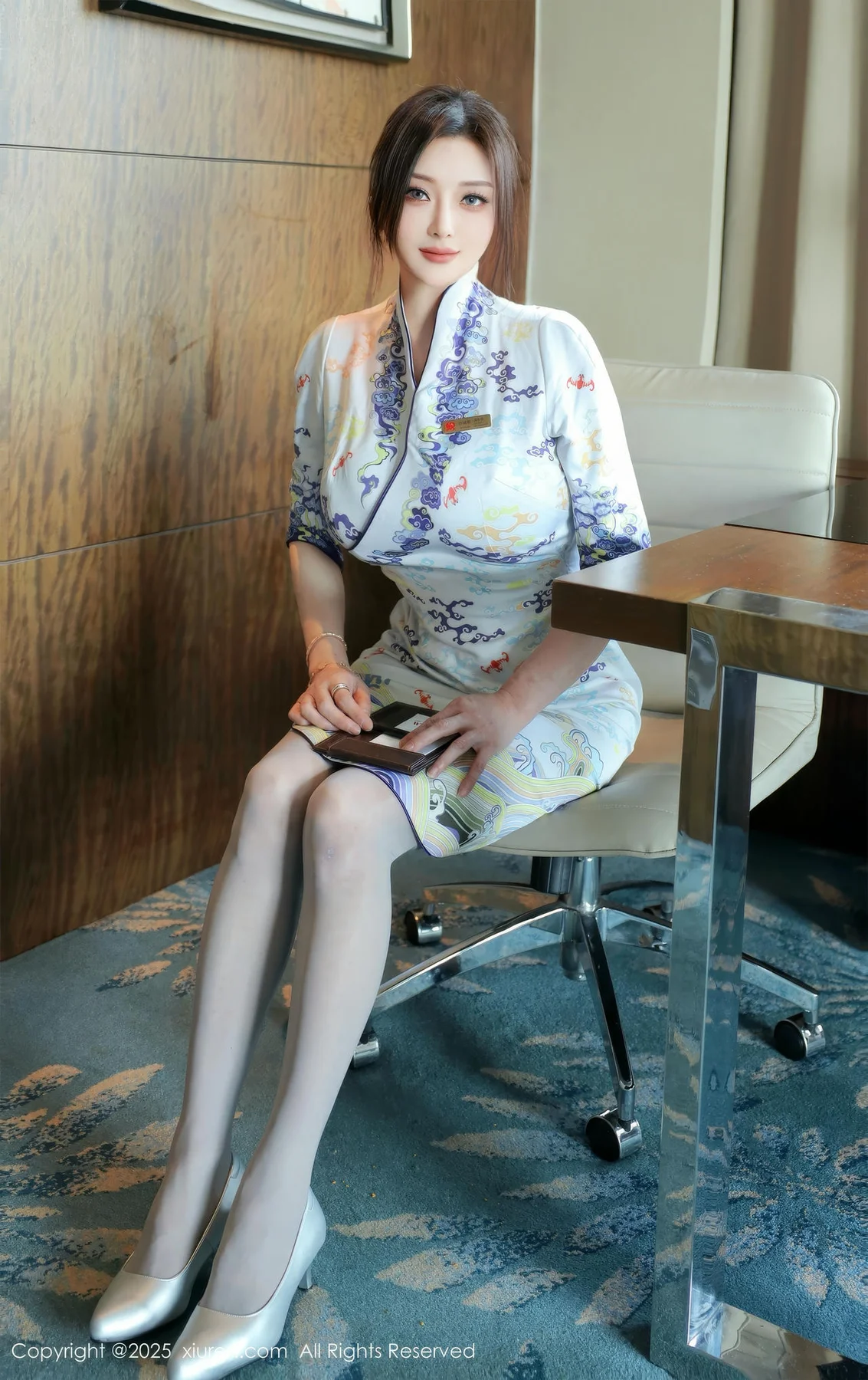 XiuRen 秀人 No.10273 苏一诺 青色旗袍灰色丝袜 - 9