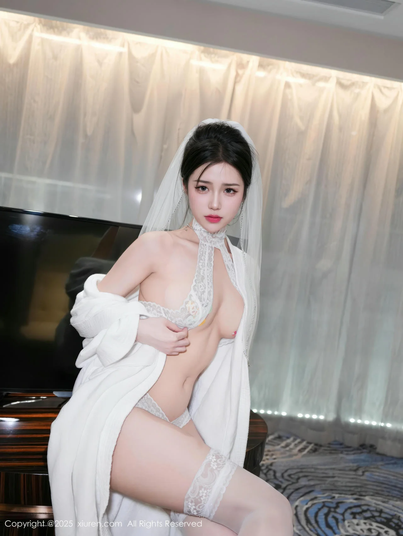 XiuRen 秀人 No.10283 奶芙酱EVA 白色婚纱白色丝袜 - 4