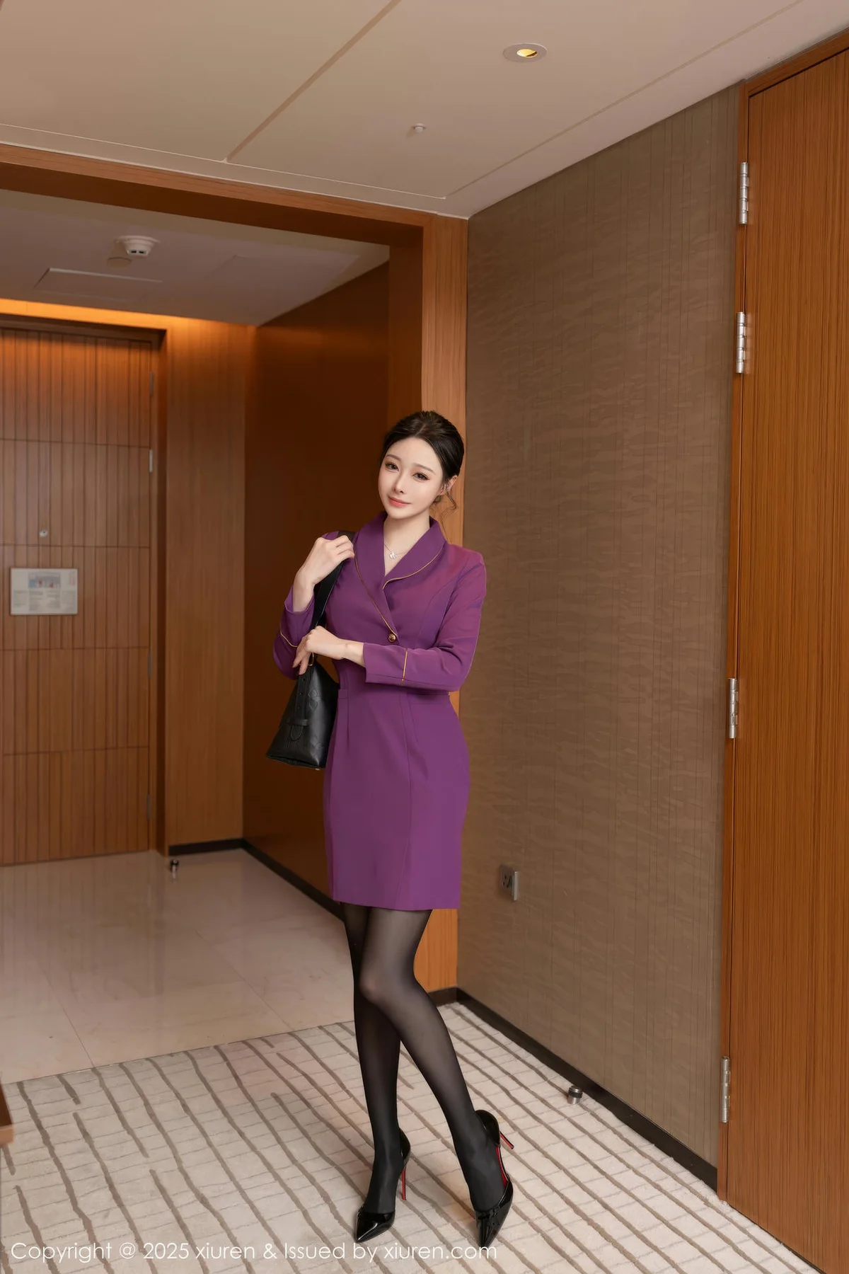 XiuRen 秀人 No.10290 小逗逗 紫色制服魅惑黑丝 - 2