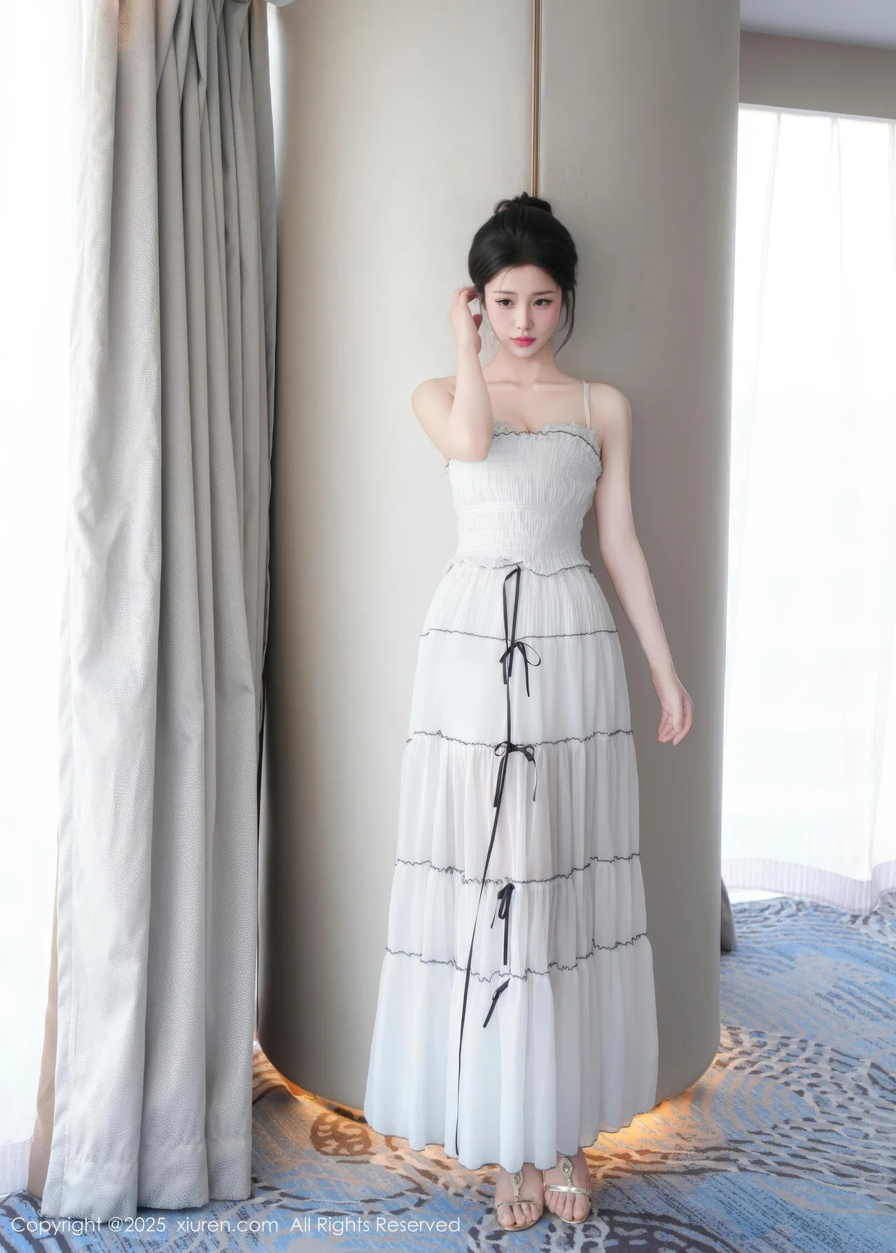 XiuRen 秀人 No.10310 奶芙酱-EVA白色连衣裙香肩美女 - 7