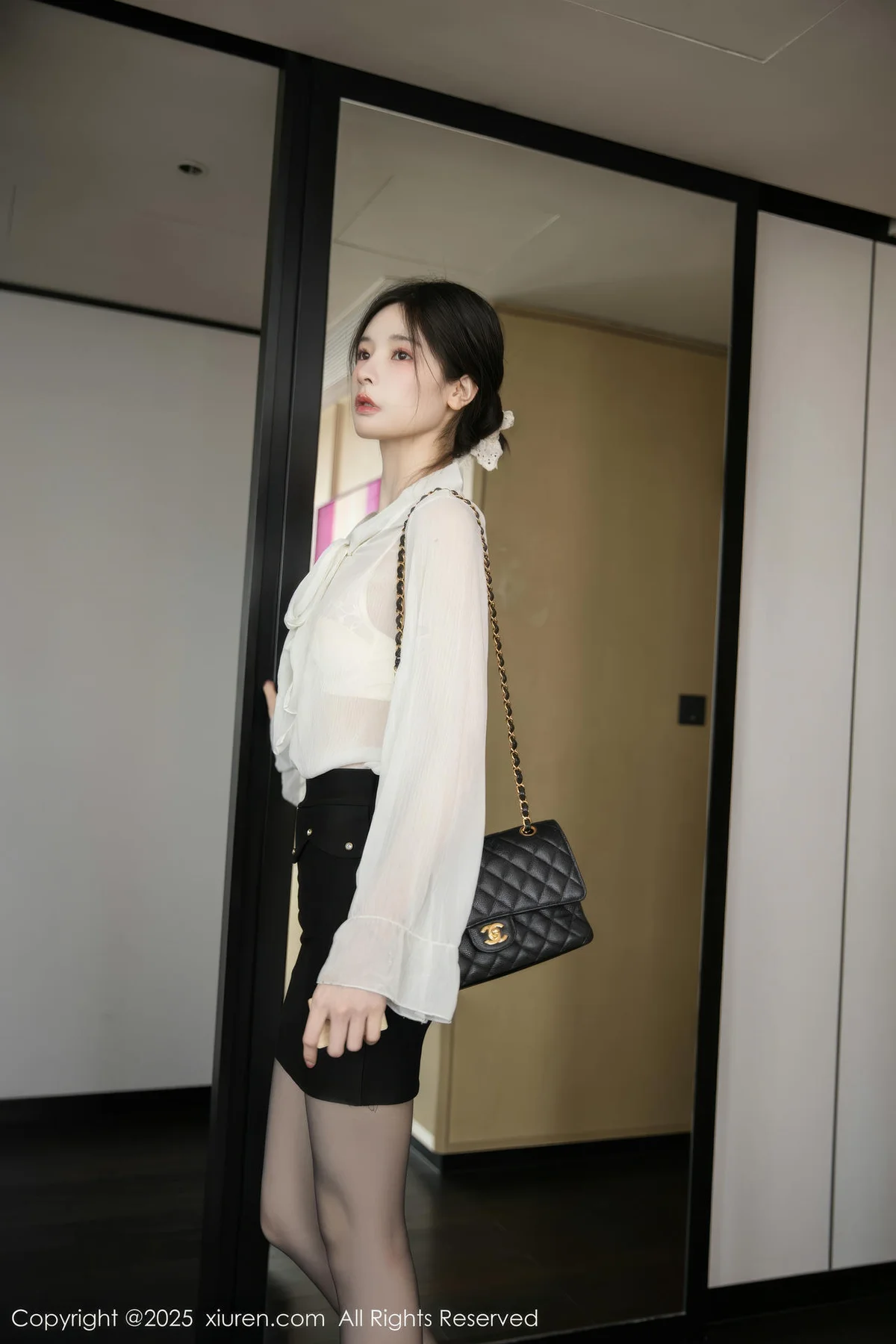 XiuRen 秀人 No.10319 布丁wow 白色上衣黑色短裙 - 2