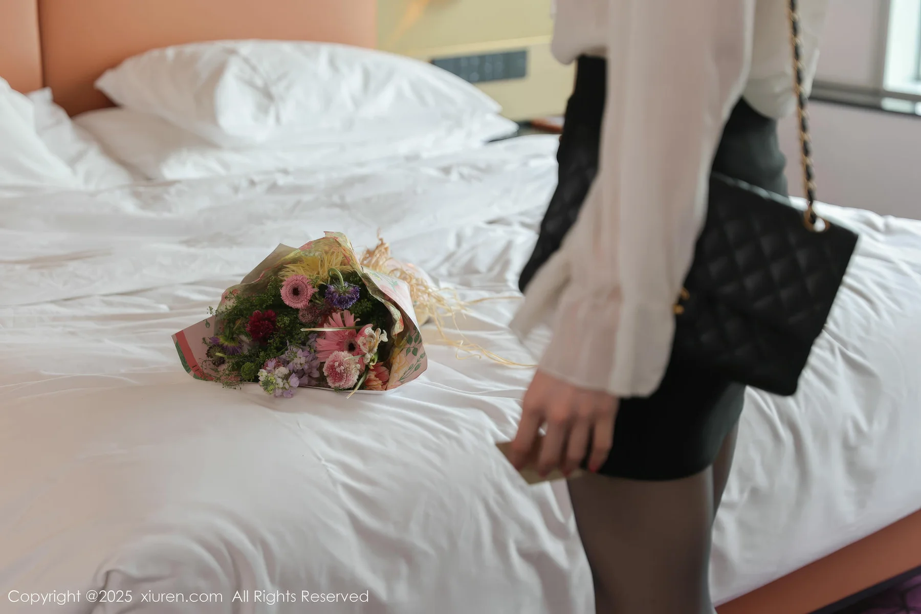 XiuRen 秀人 No.10319 布丁wow 白色上衣黑色短裙 - 3