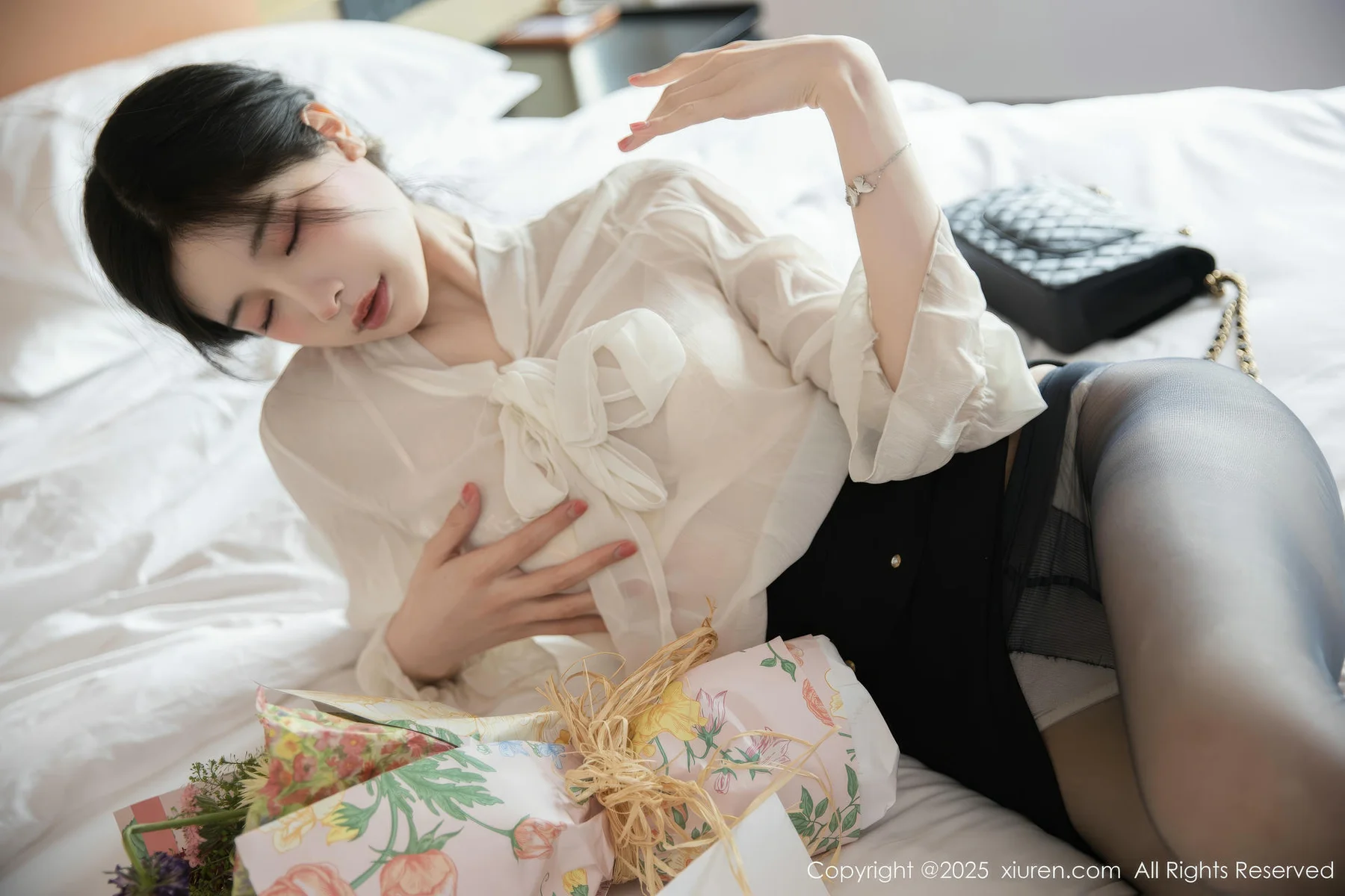 XiuRen 秀人 No.10319 布丁wow 白色上衣黑色短裙 - 6