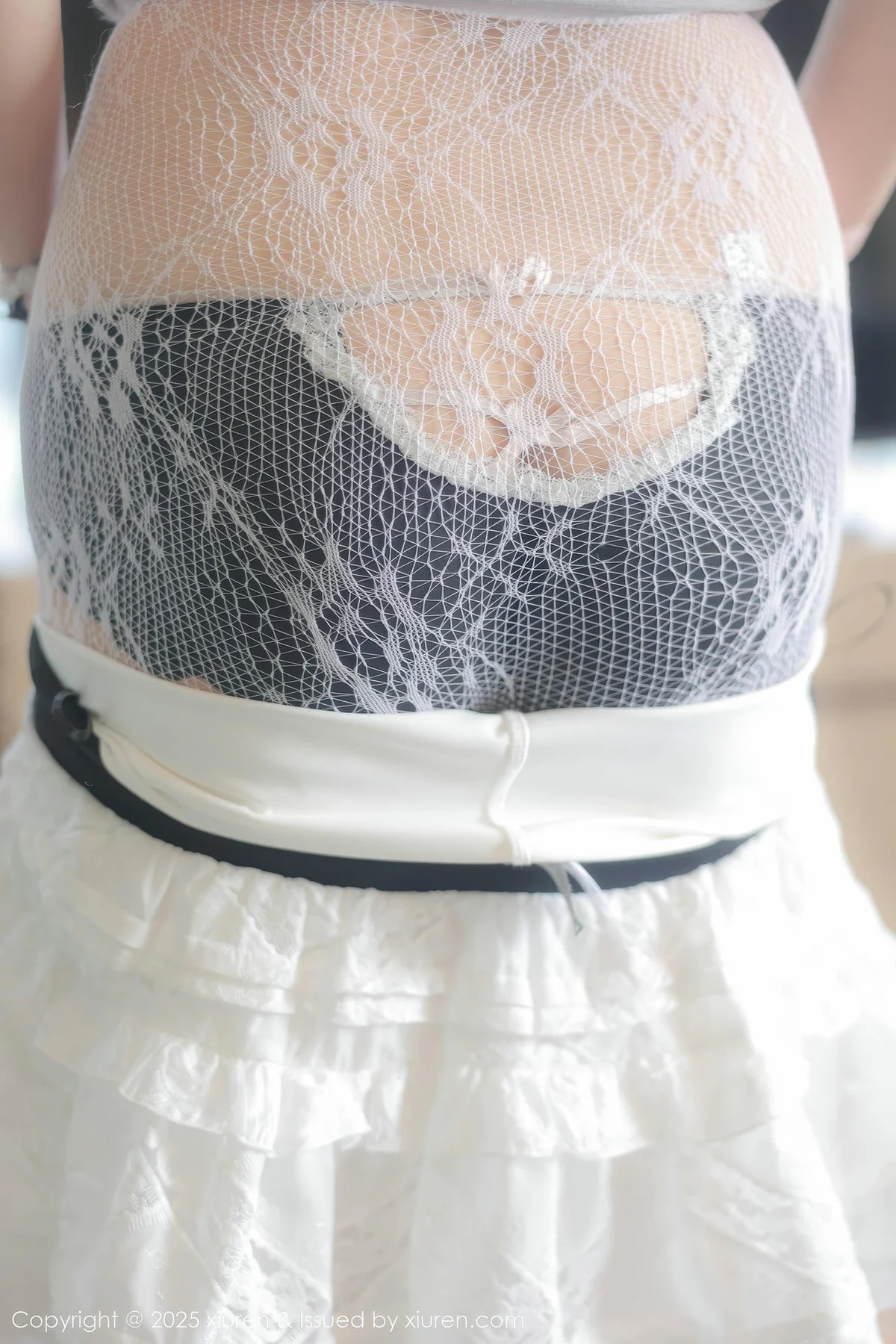 XiuRen 秀人 No.10330 诺诺Hsu 诱人白色蕾丝袜 - 8