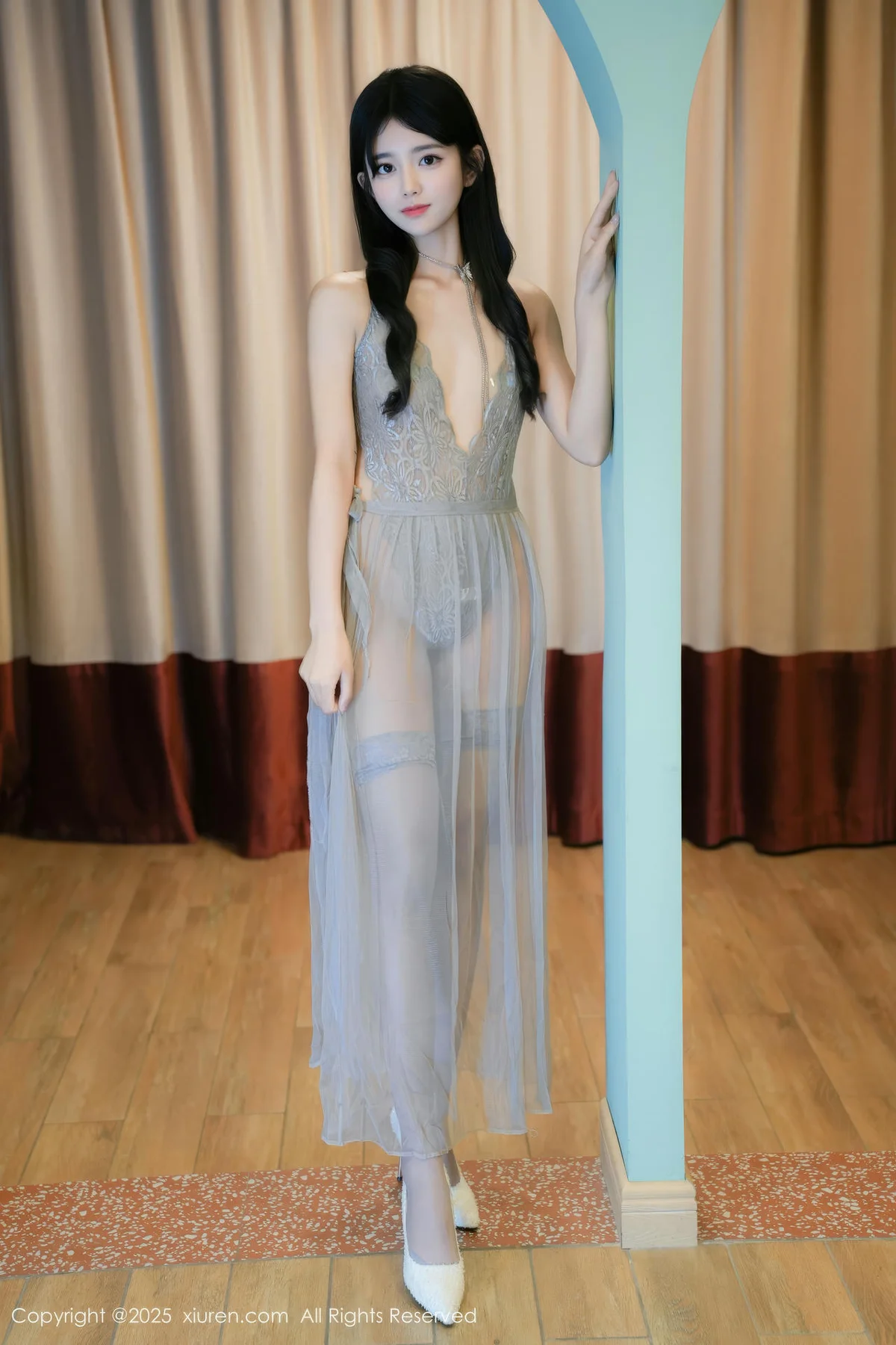 XiuRen 秀人 No.10334 美少女 灰色长腿丝袜 - 6