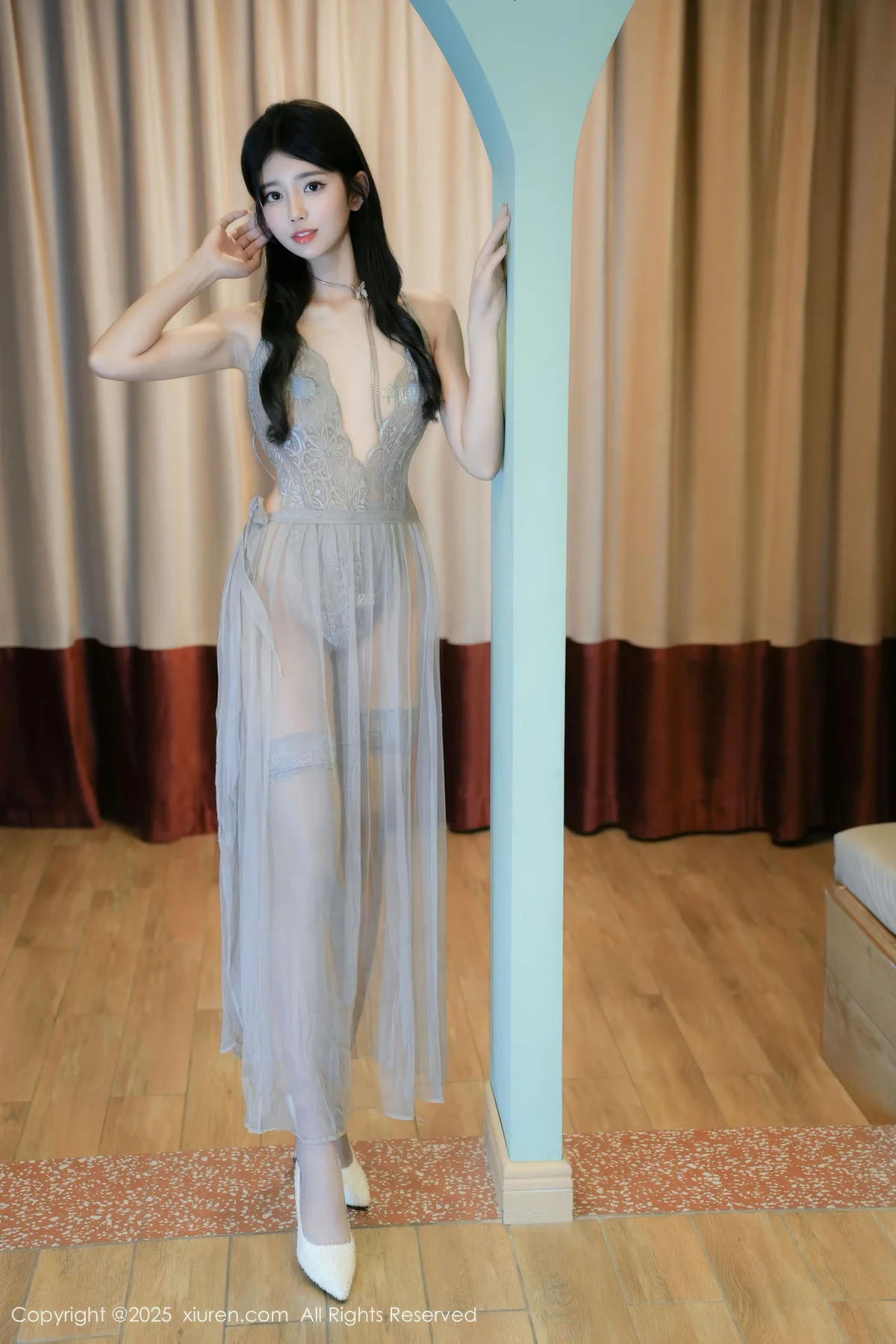 XiuRen 秀人 No.10334 美少女 灰色长腿丝袜 - 7