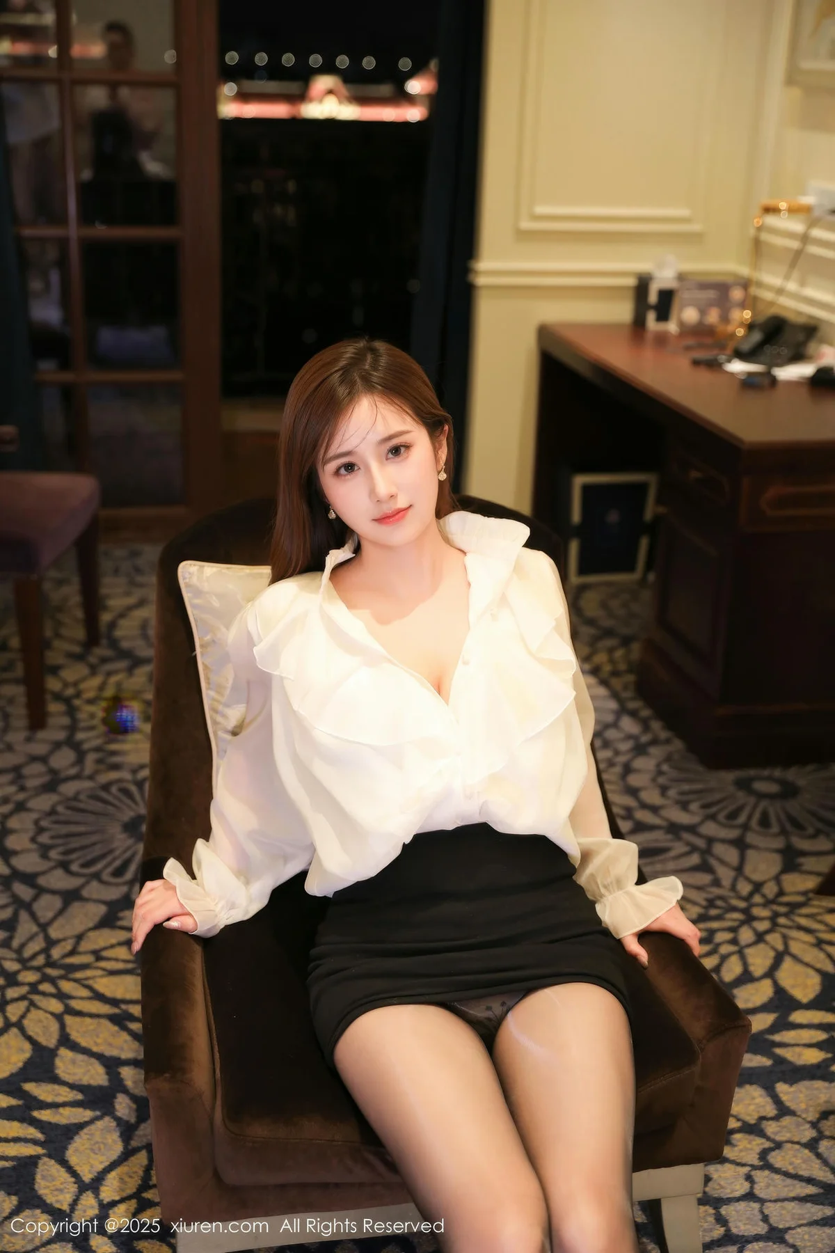 XiuRen 秀人 No.10342 小肉肉咪 OL魅惑黑丝 - 8