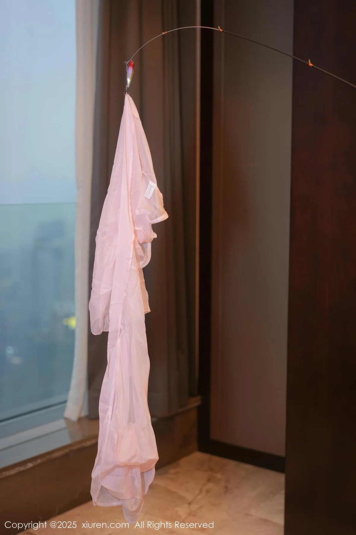 XiuRen 秀人 No.10348 妲己Toxic 比基尼服饰晶莹剔透雪峰美臀 - 1