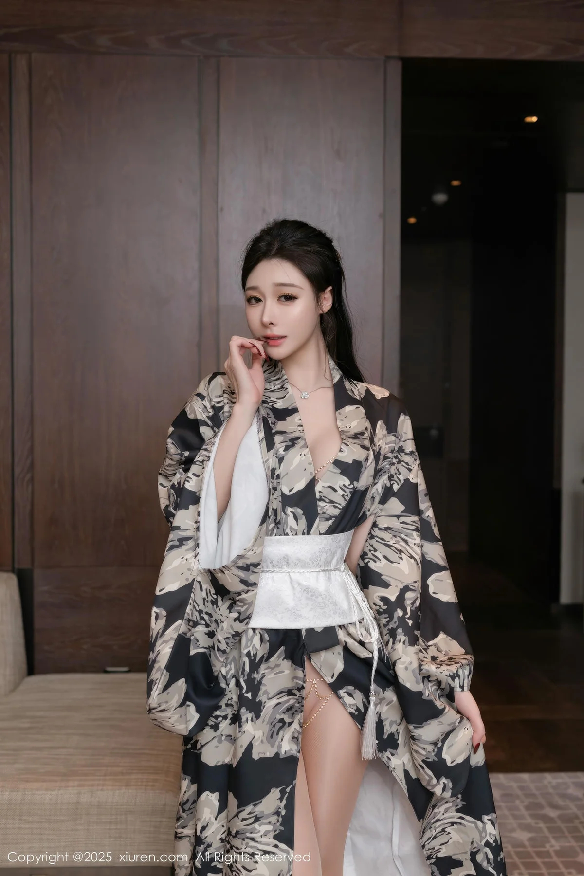 XiuRen 秀人 No.10352 小逗逗和陆萱萱 和服激情互动 - 4