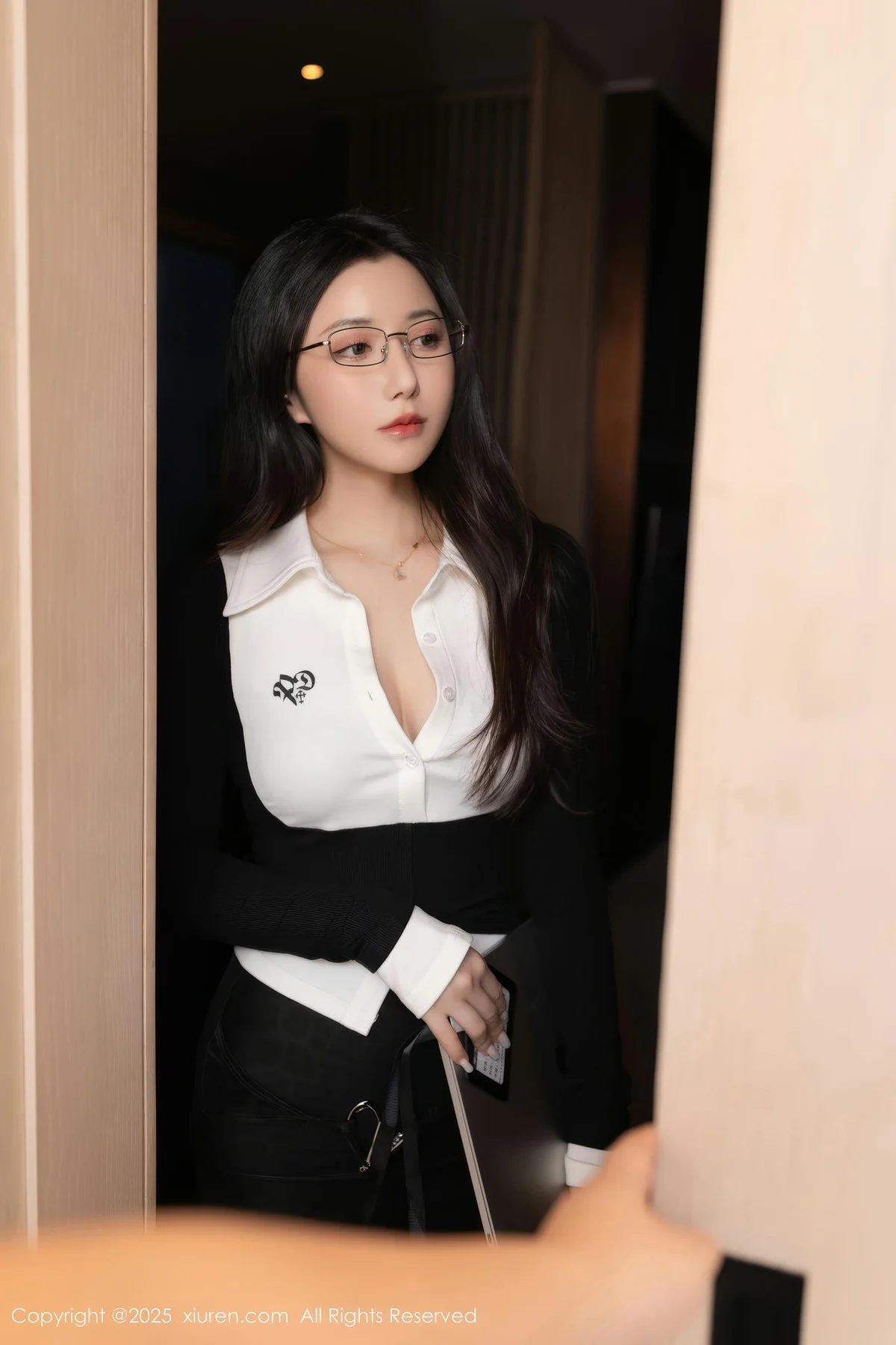 XiuRen 秀人 No.10353 鱼子酱Fish 丢失的学生证主题拍摄 - 7