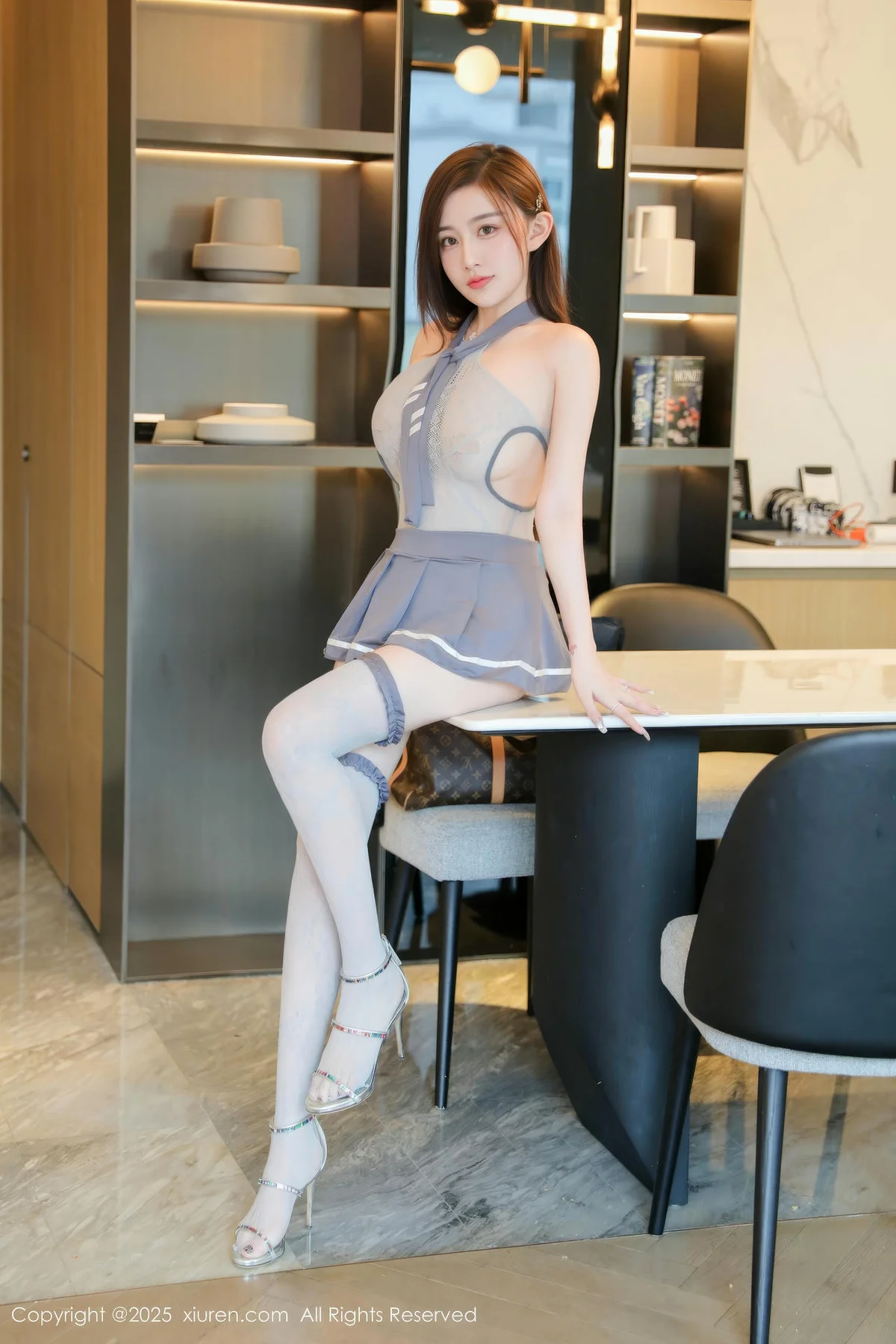 XiuRen 秀人 No.10375 奶油猫呀 灰色情趣短裙 - 5