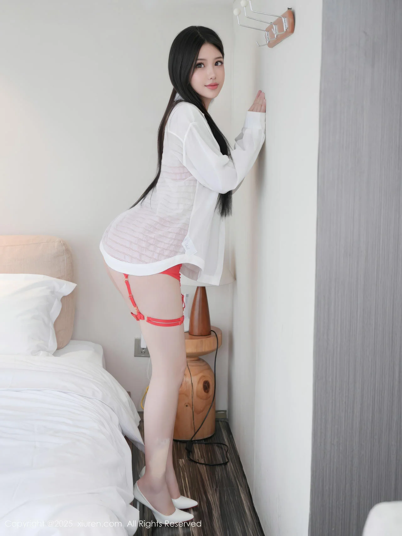 XiuRen 秀人 No.10392 沐言妍妍酱 翘臀红色高跟 - 9