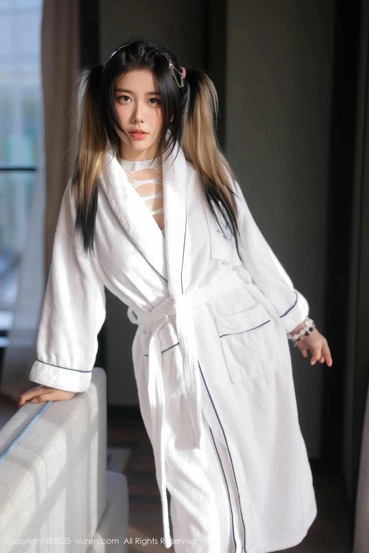 XiuRen 秀人 No.10394 诺诺Hsu 睡袍萝莉情趣连体衣 - 3