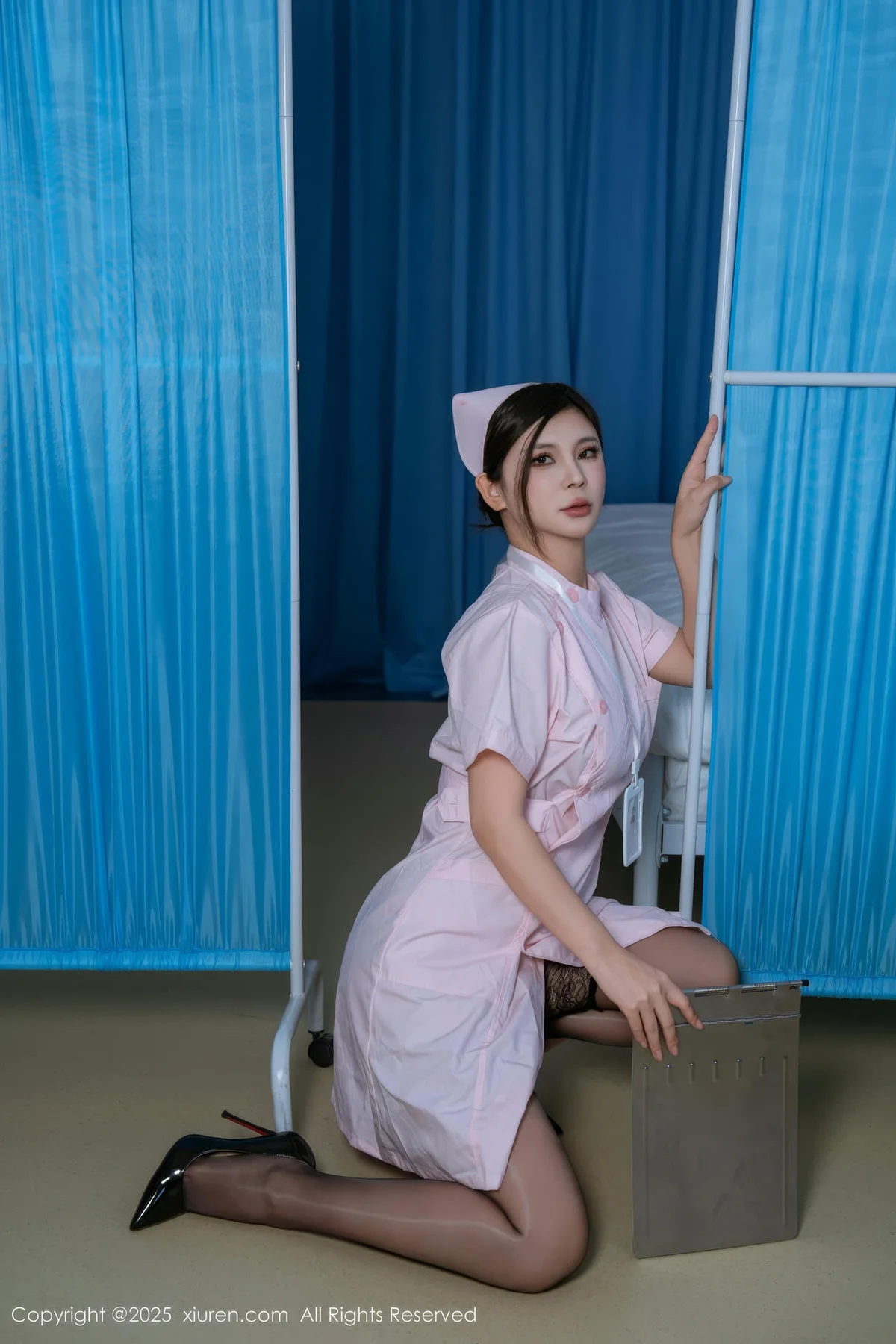 XiuRen 秀人 No.10408 小蛮妖Yummy 粉色护士服 - 1