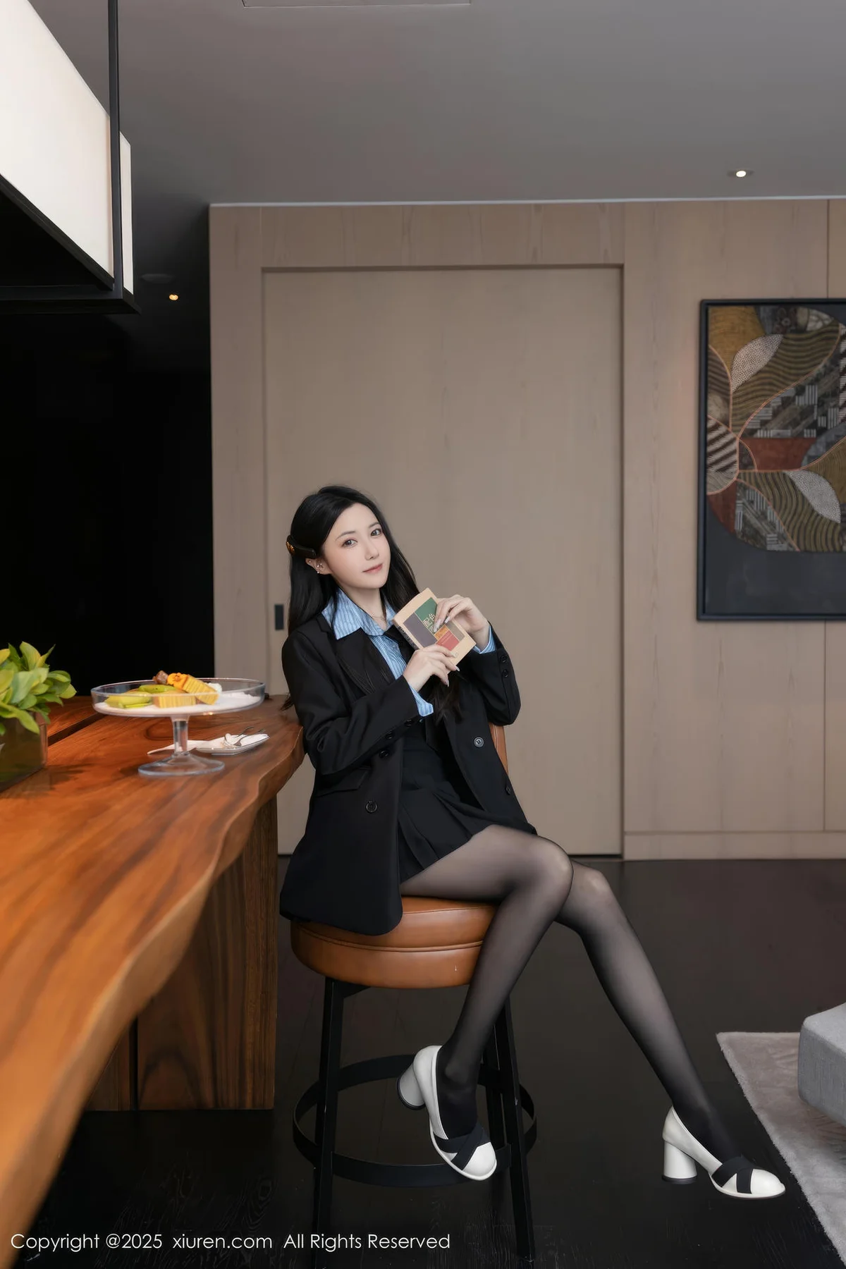 XiuRen 秀人 No.10412 鱼子酱Fish 黑色短裙婀娜动人身段 - 10